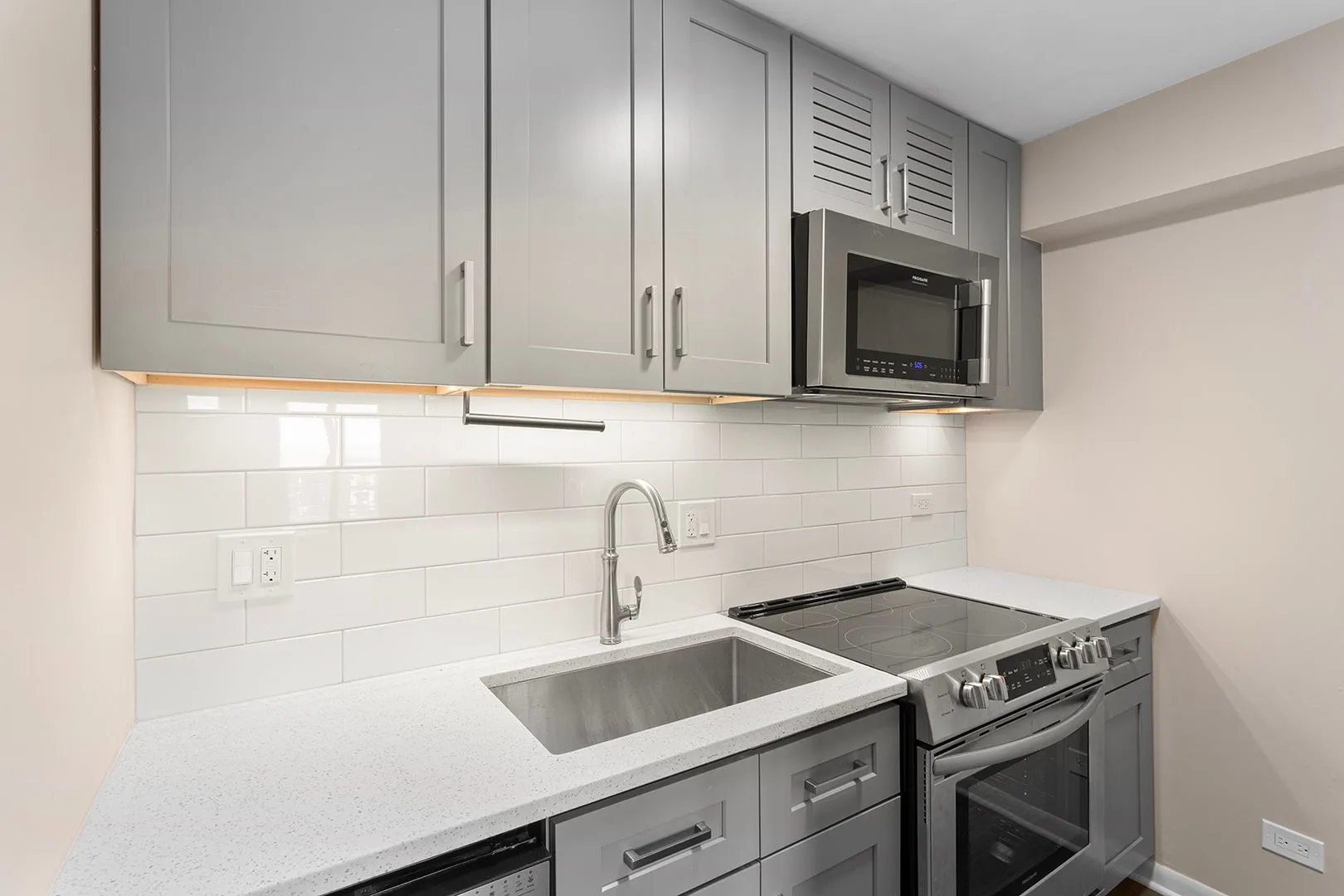 6166 N Sheridan Rd, ,  60660, USA 60660-unit#28A-Chicago-IL