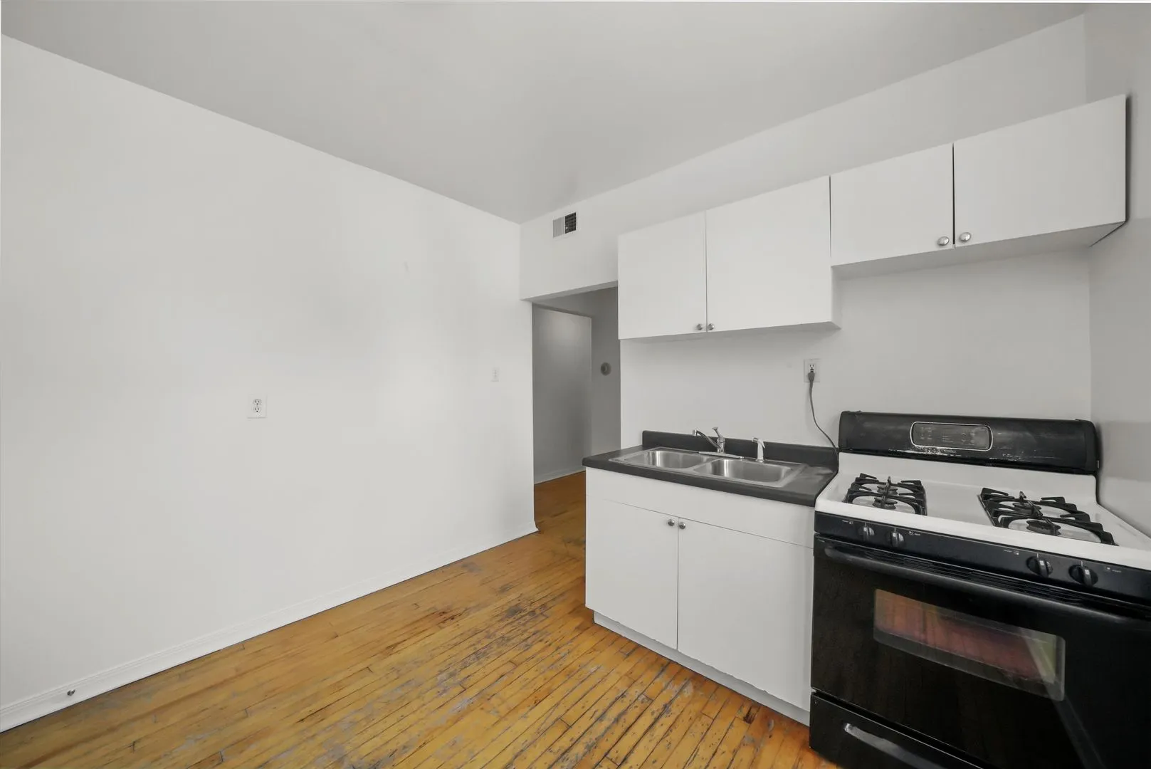 3038 W Wellington Ave, ,  60618, USA 60618-unit#3-Chicago-IL