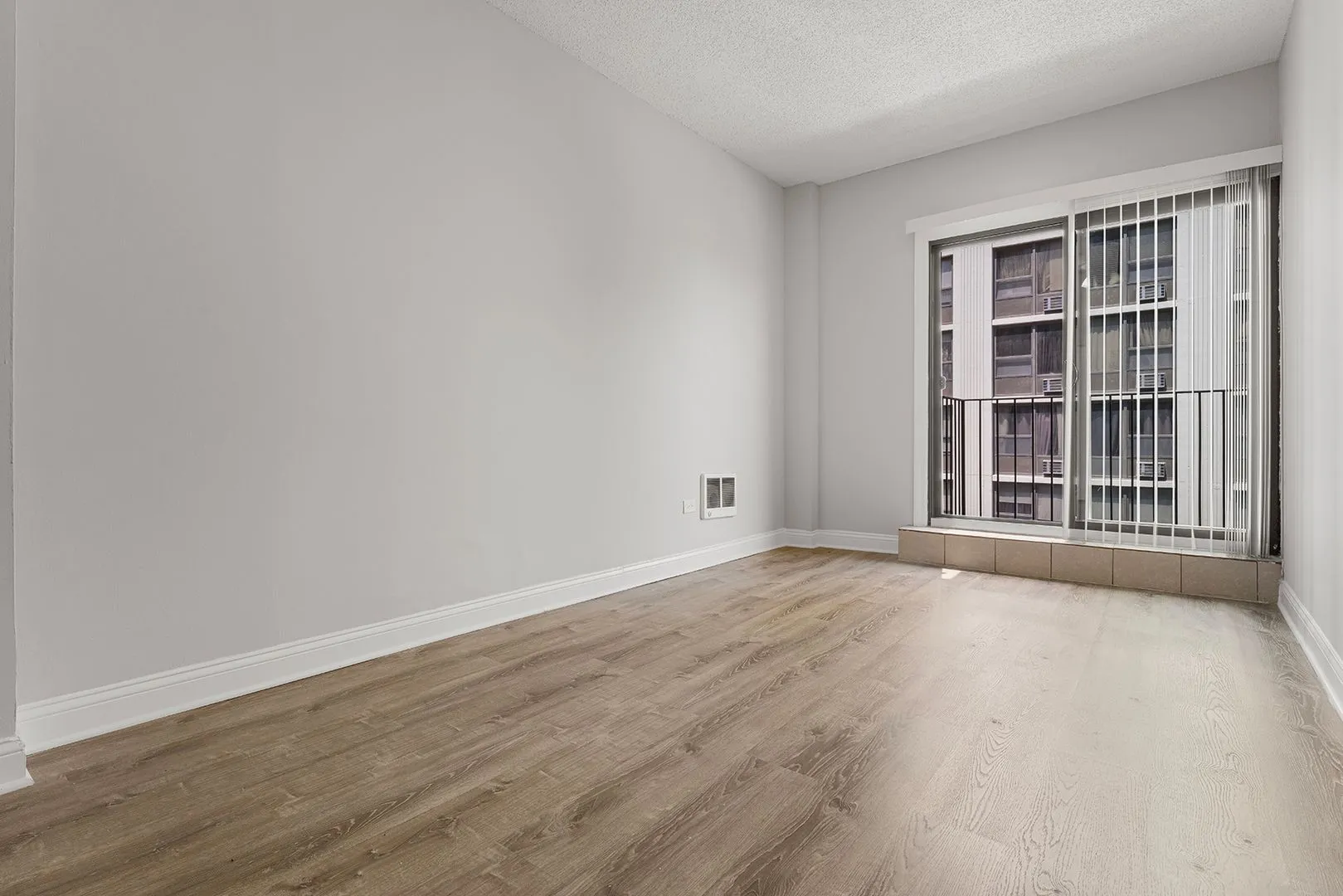 4520 N Clarendon Ave, ,  60613, USA 60640-unit#901-Chicago-IL
