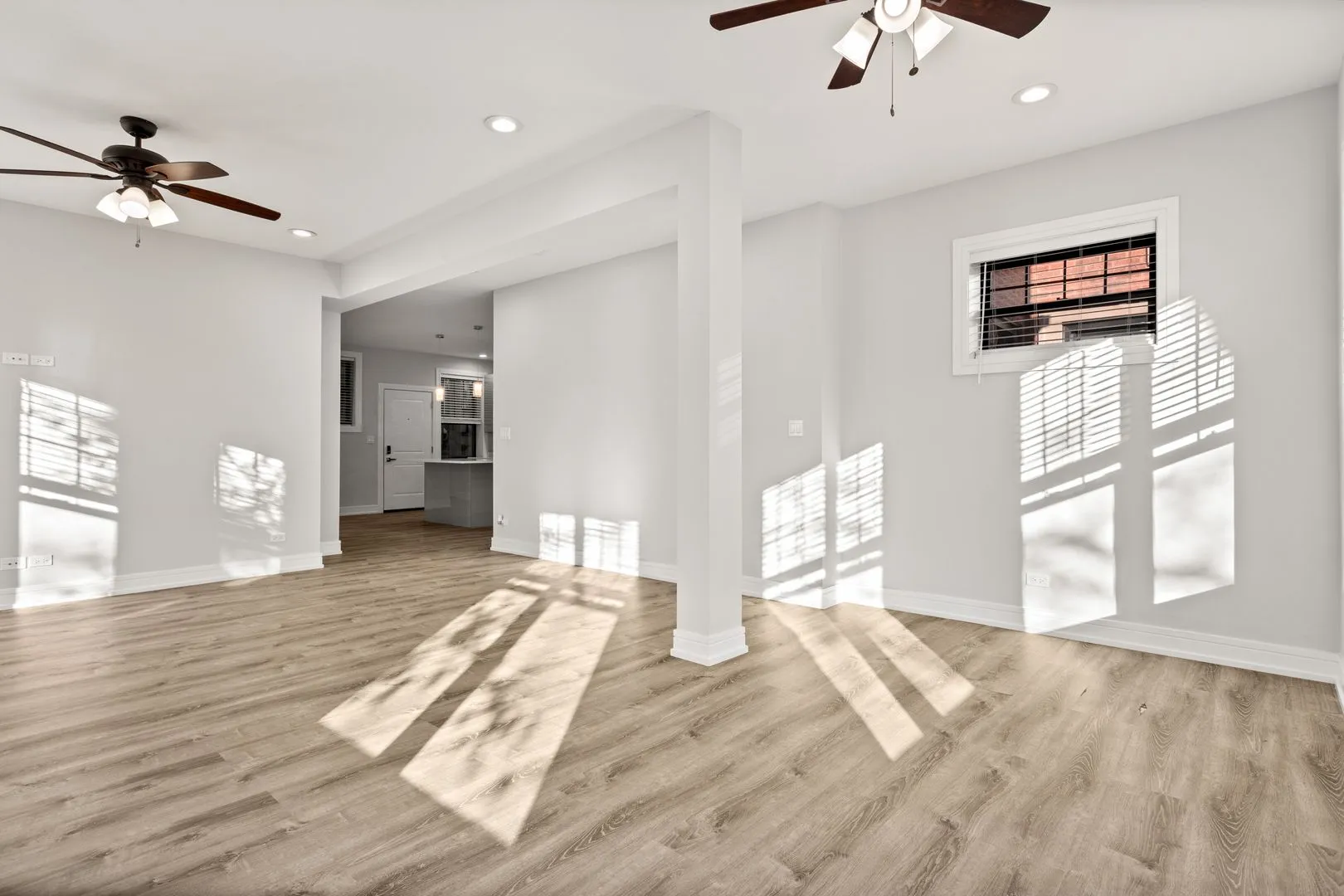 1062 W Glenlake Ave 2nd floor, , 60660, USA 60660-Chicago-IL