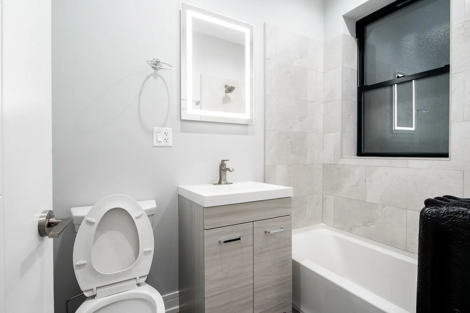 6101 N Winthrop Ave, ,  60660, USA 60660-unit#2ND FLOOR-Chicago-IL