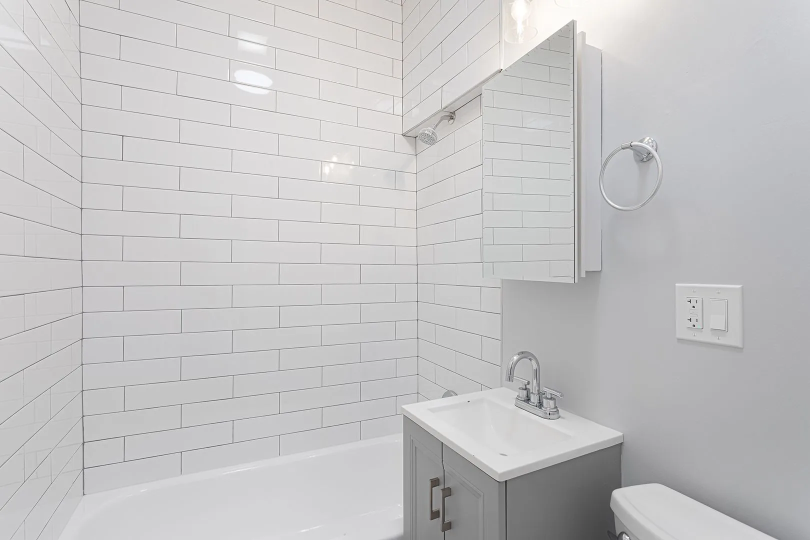 7600 N Sheridan Rd, ,  60626, USA 60626-unit#302-Chicago-IL