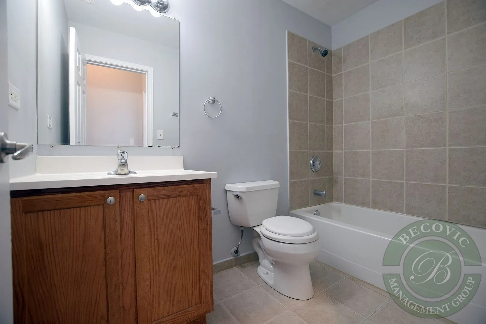 2451 W Howard St, ,  60645, USA 60645-unit#208-Chicago-IL