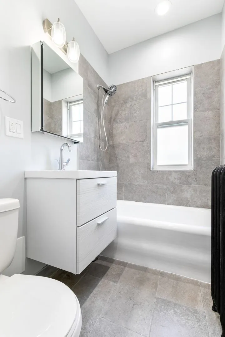 6954 N Wolcott Ave, ,  60626, USA 60626-unit#2-Chicago-IL