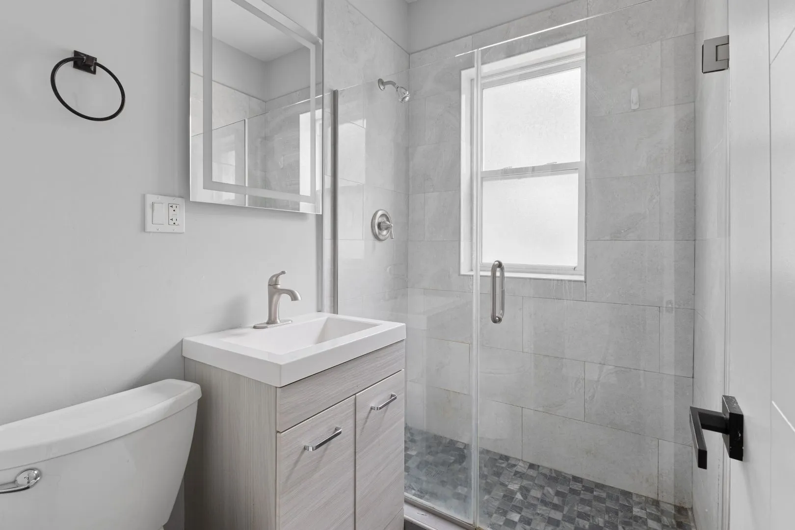 6100 N Winthrop Ave, ,  60660, USA 60660-unit#1ST FLOOR-Chicago-IL