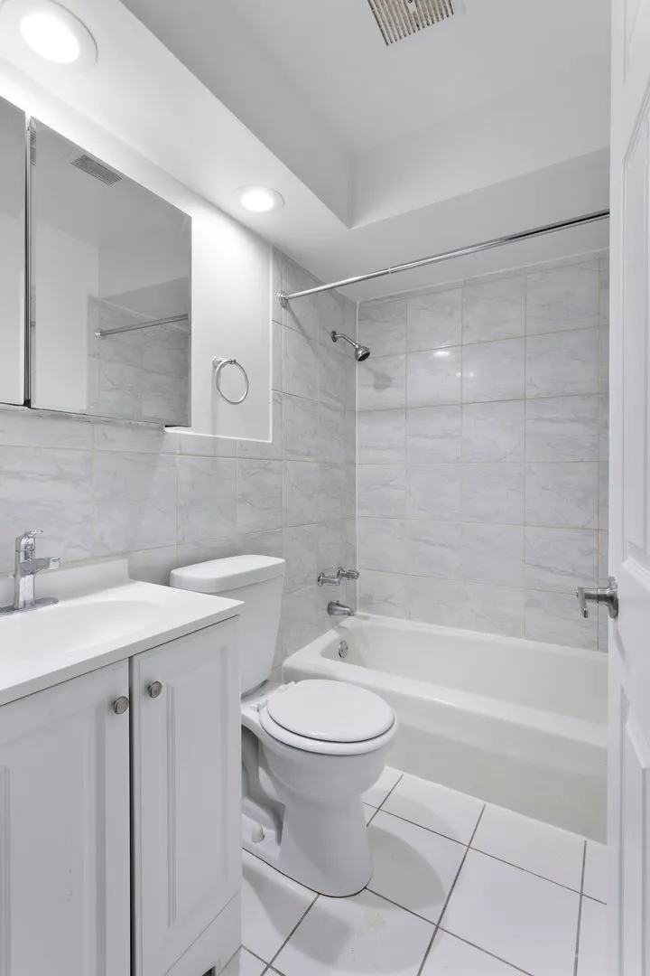 6758 N Sheridan Rd, ,  60626, USA 60626-unit#544-Chicago-IL