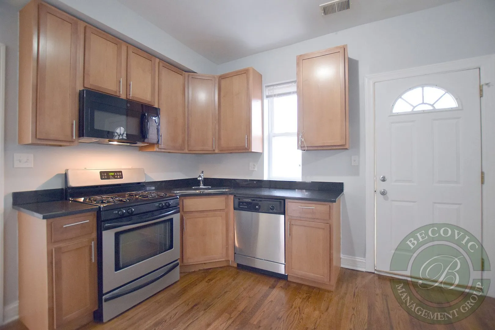 2009 W Jarvis Ave, ,  60645, USA 60645-unit#3-Chicago-IL