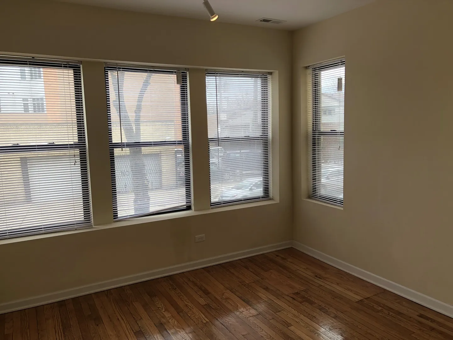 4750 N Sacramento Ave, ,  60625, USA 60625-unit#1E-Chicago-IL