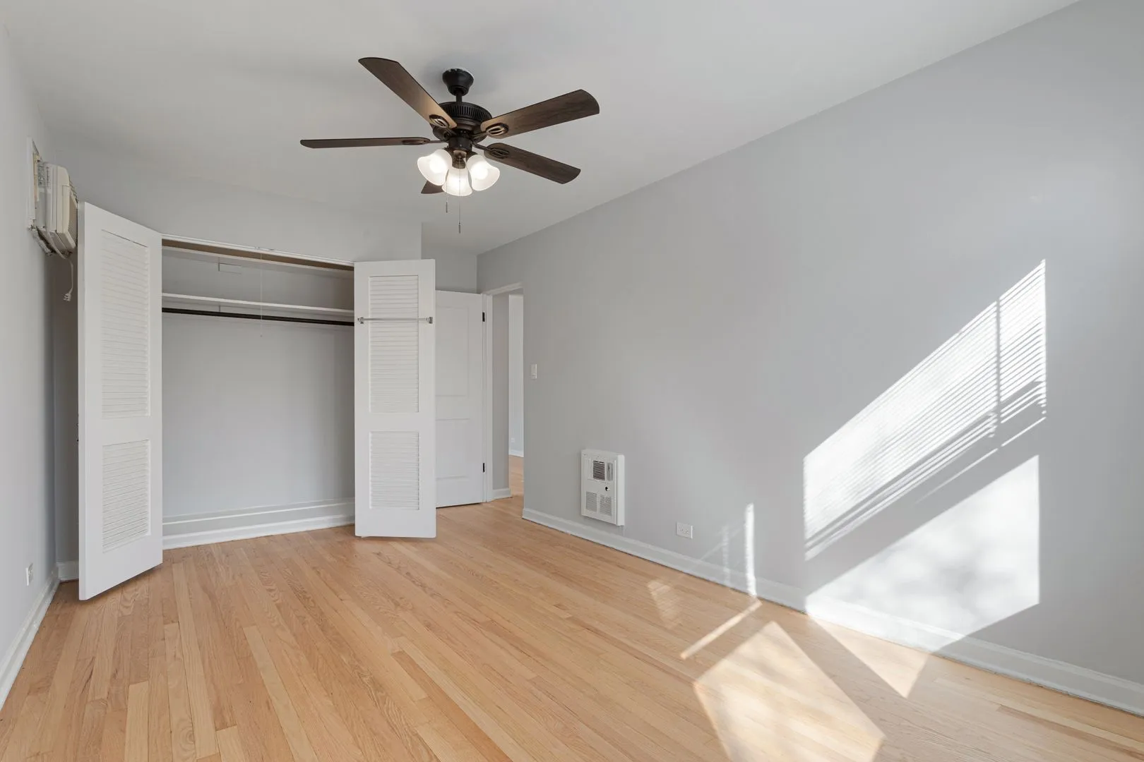 7638 N Eastlake Terrace, ,  60626, USA 60626-unit#2E-Chicago-IL
