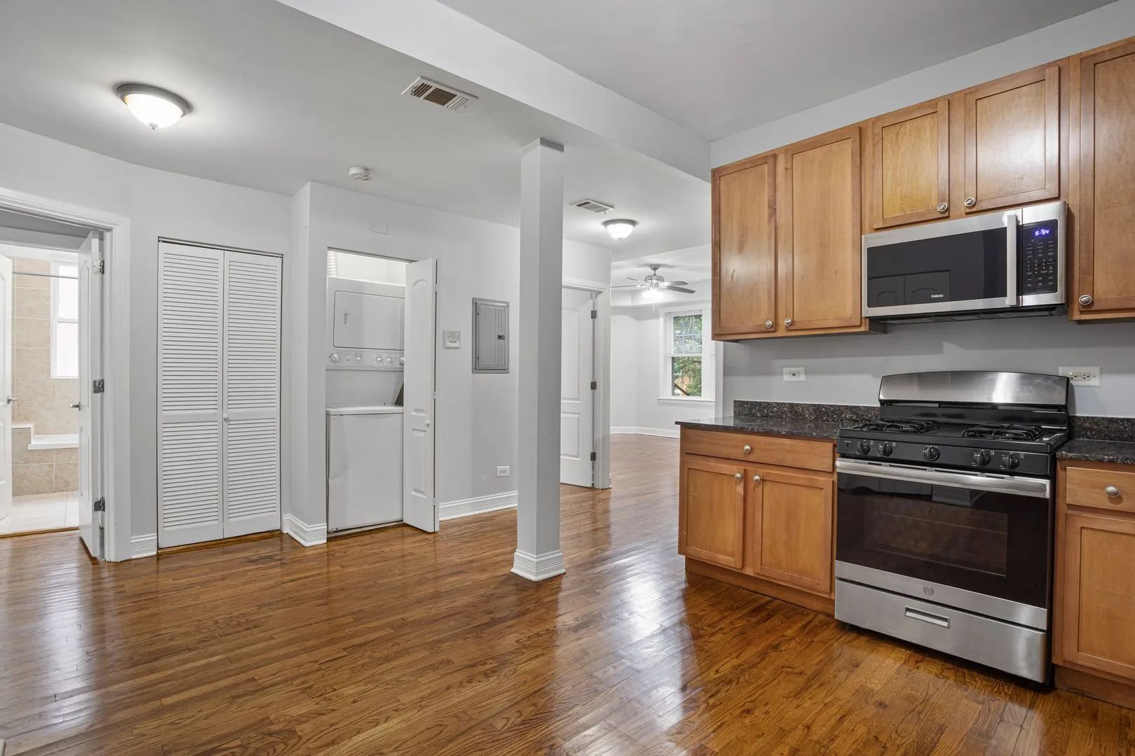 2001 W Jarvis Ave, , 60645, USA 60645-unit#2-Chicago-IL