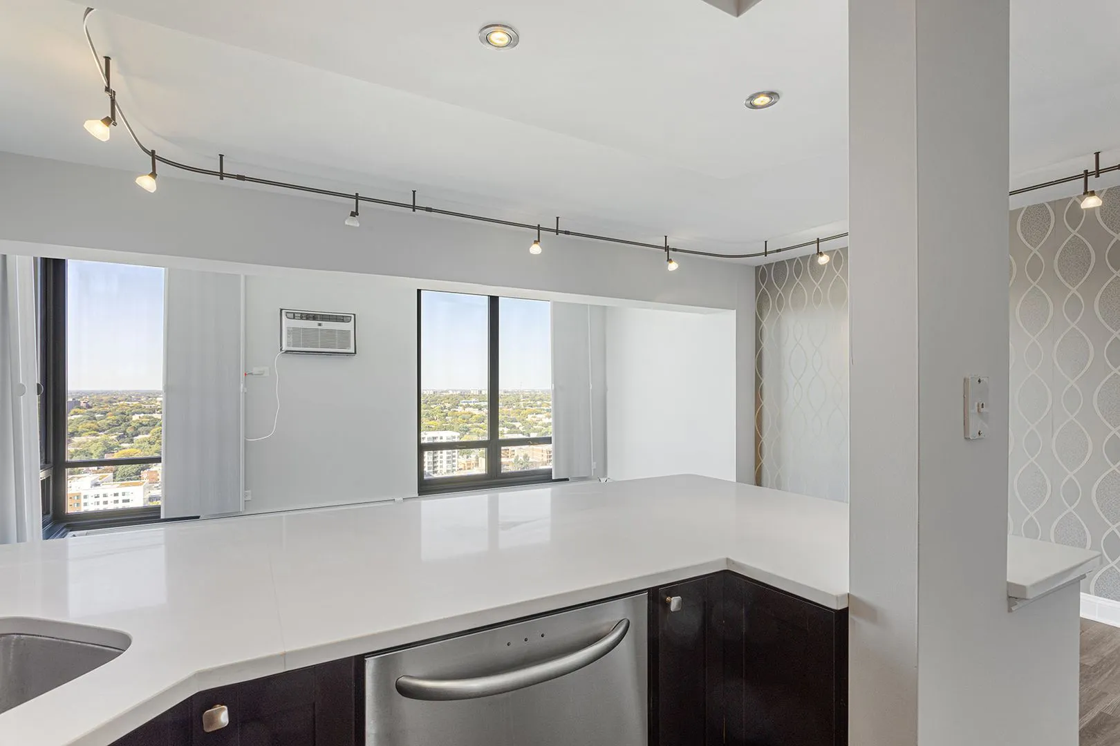 6166 N Sheridan Rd, ,  60660, USA 60660-unit#24L-Chicago-IL