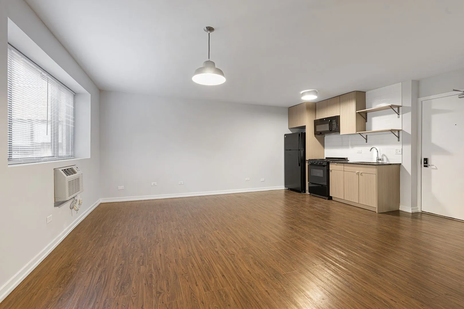 6134 N Kenmore Ave, , 60660, USA 60660-unit#406-Chicago-IL