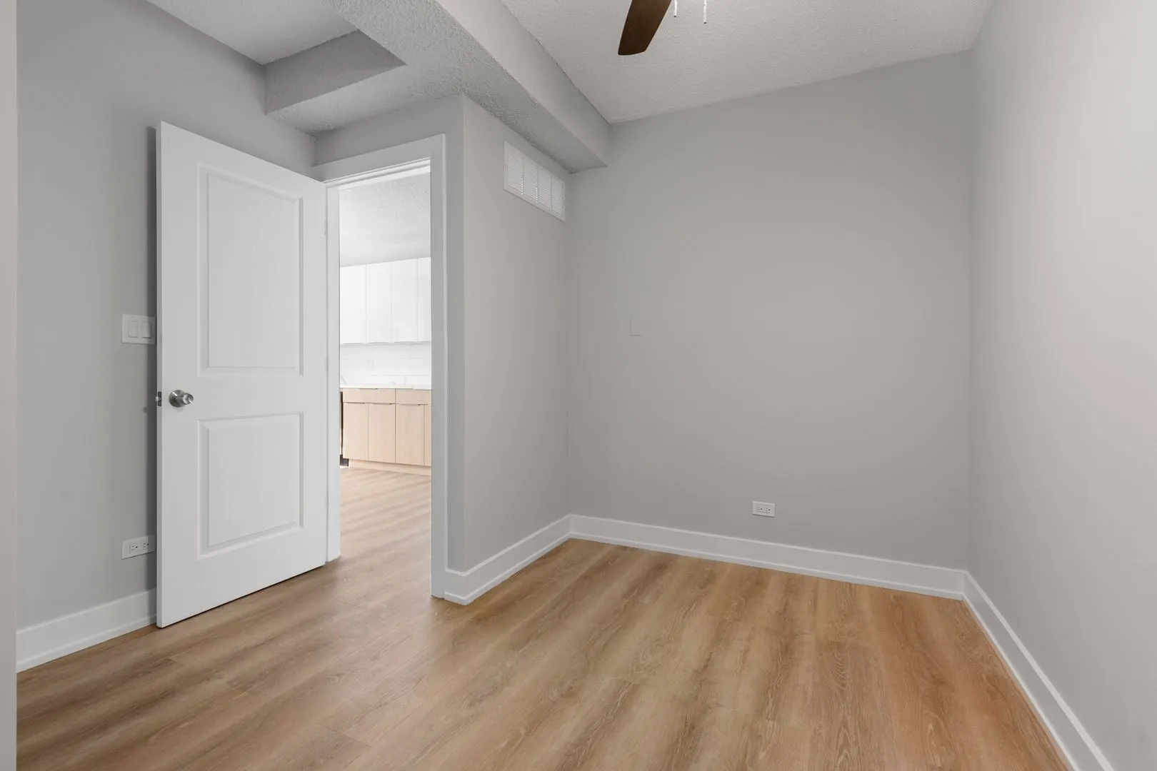 6026 N Winthrop Ave, ,  60660, USA 60660-unit#3F-Chicago-IL