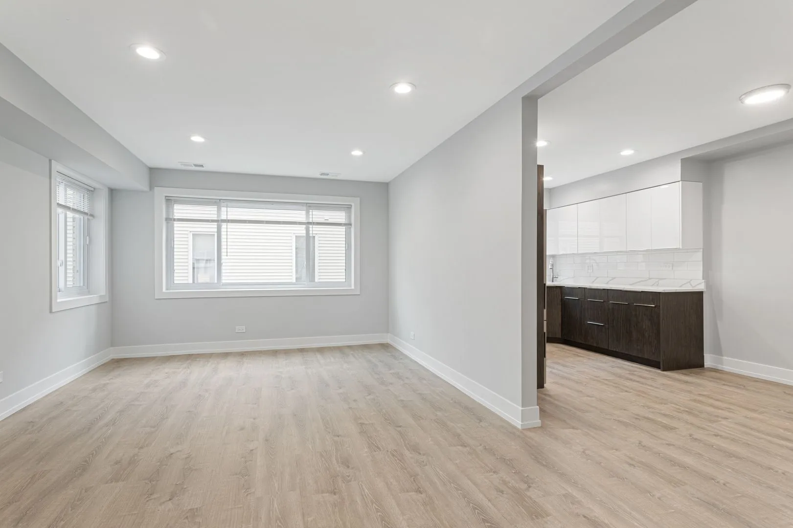 2333 W Lunt Ave, ,  60645, USA 60645-unit#401-Chicago-IL