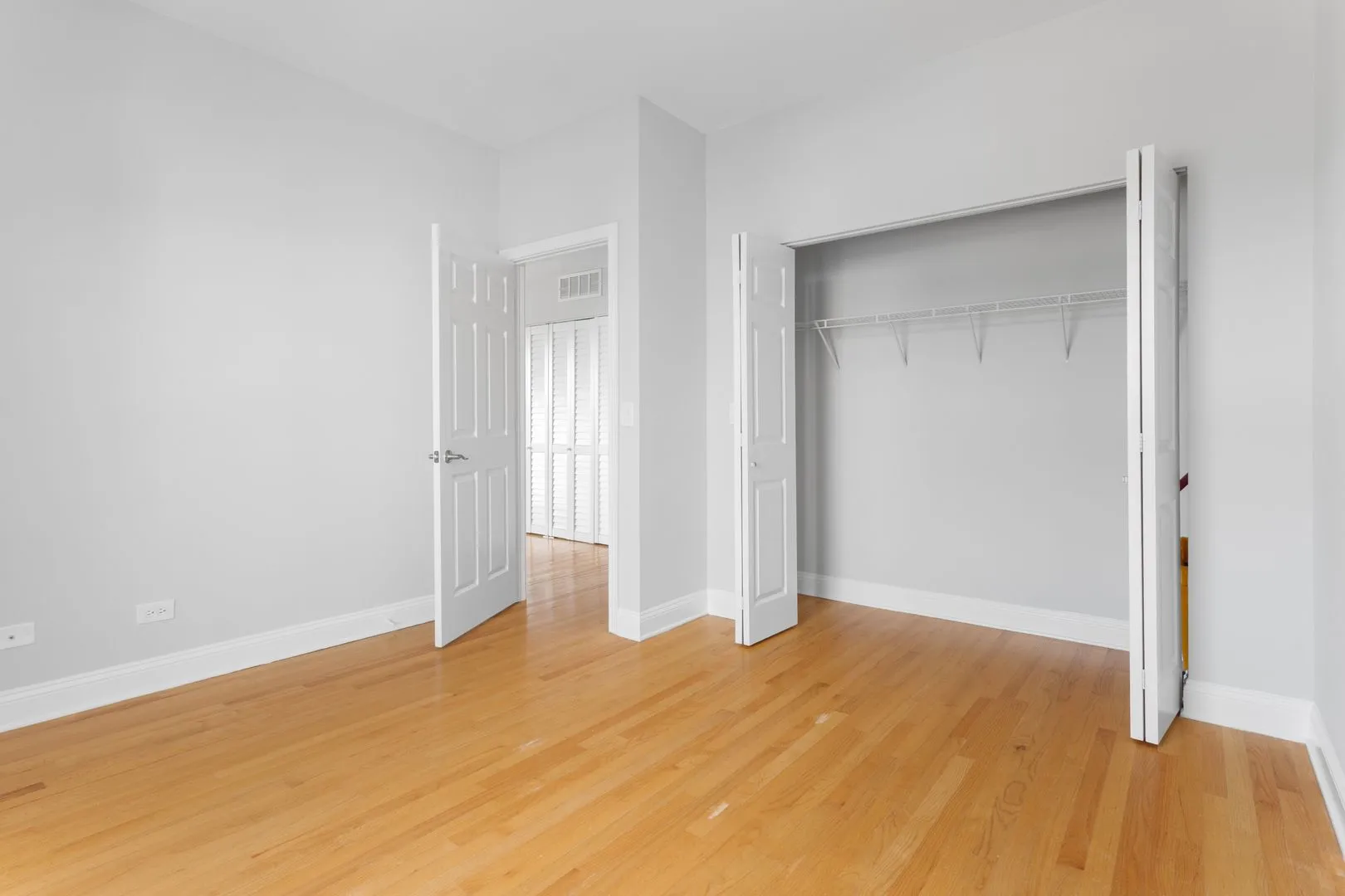 7526 N Seeley Ave, ,  60645, USA 60645-unit#202-Chicago-IL