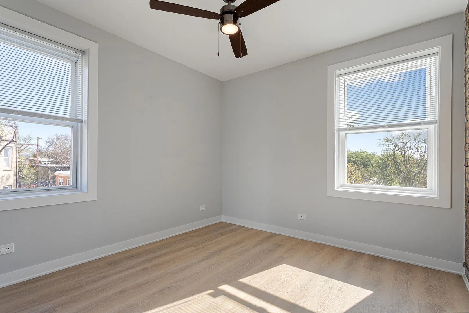 7387 N Damen Ave, ,  60645, USA 60645-unit#2E-Chicago-IL