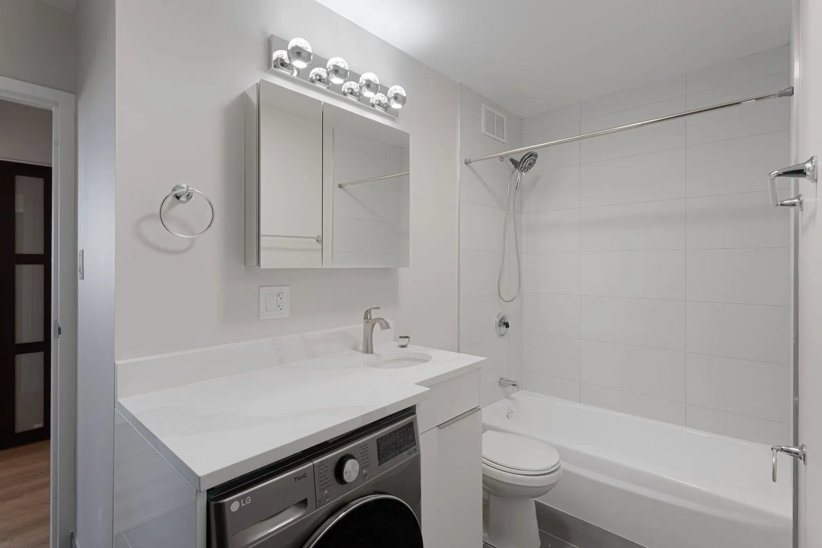 6166 N Sheridan Rd, ,  60660, USA 60660-unit#14C-Chicago-IL