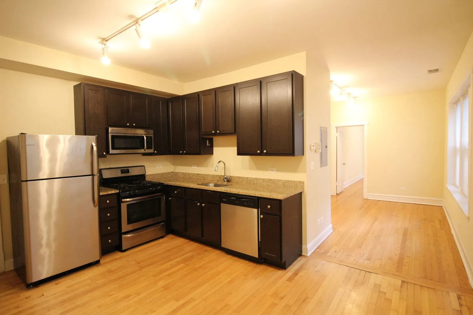 3767 N Pulaski Rd, ,  60641, USA 60641-unit#2R-Chicago-IL