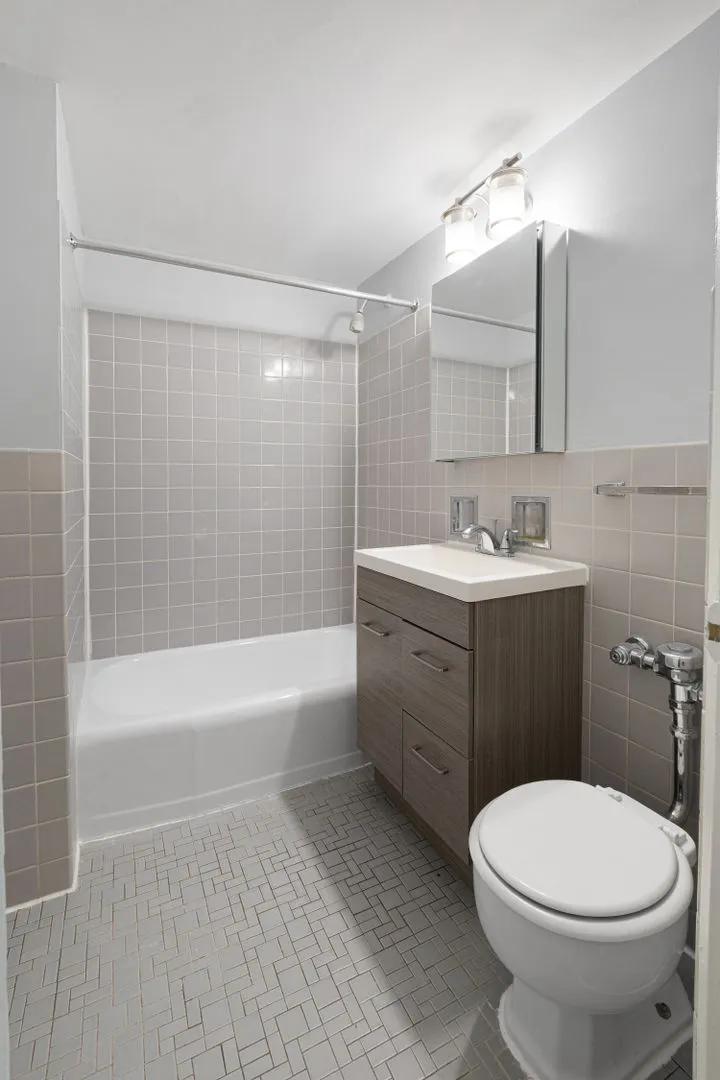 6012 N Kenmore Ave, ,  60660, USA 60660-unit#3D-Chicago-IL