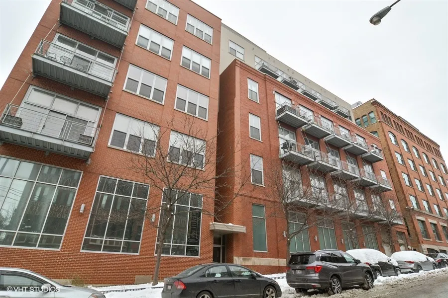 824 W SUPERIOR ST 60642-unit#410-Chicago-IL