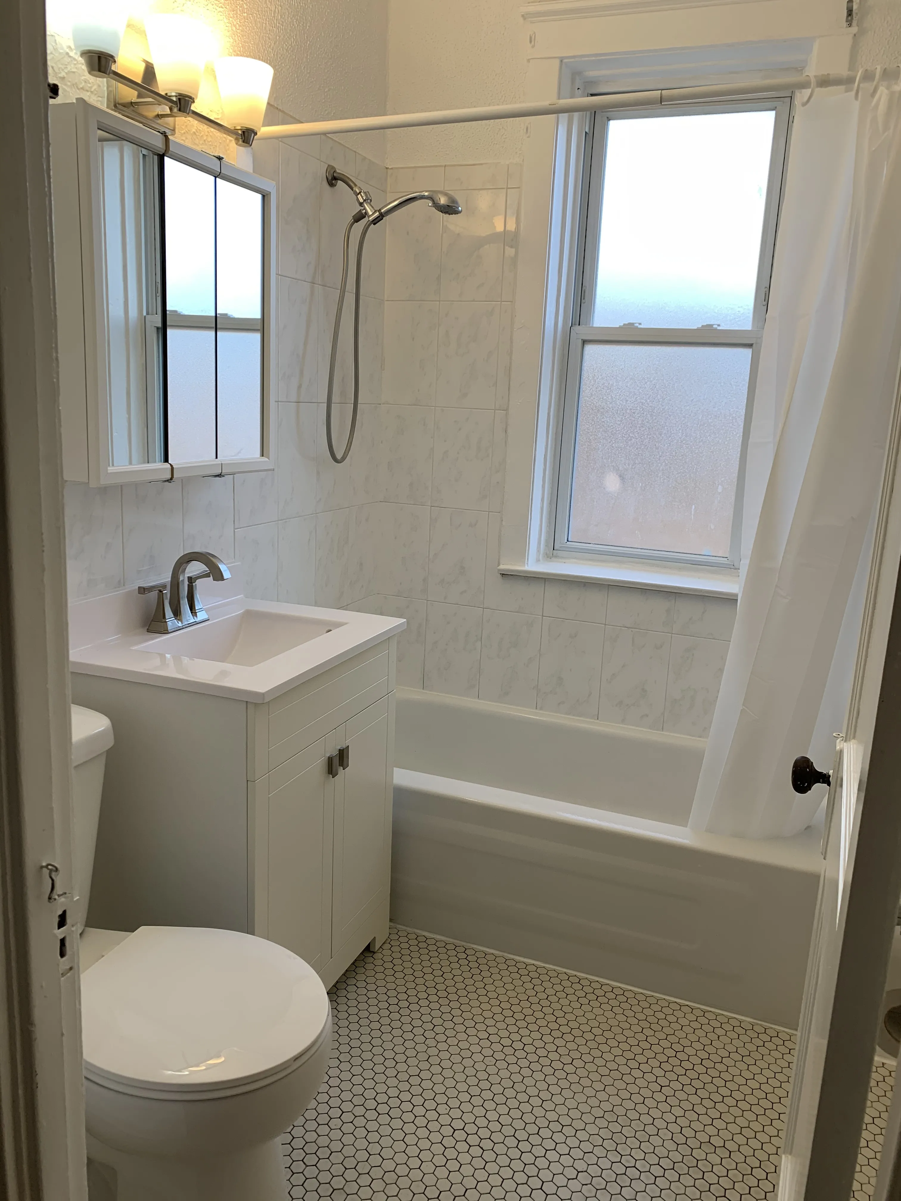 3053 W BERTEAU AVE 60618-unit#3W-Chicago-IL