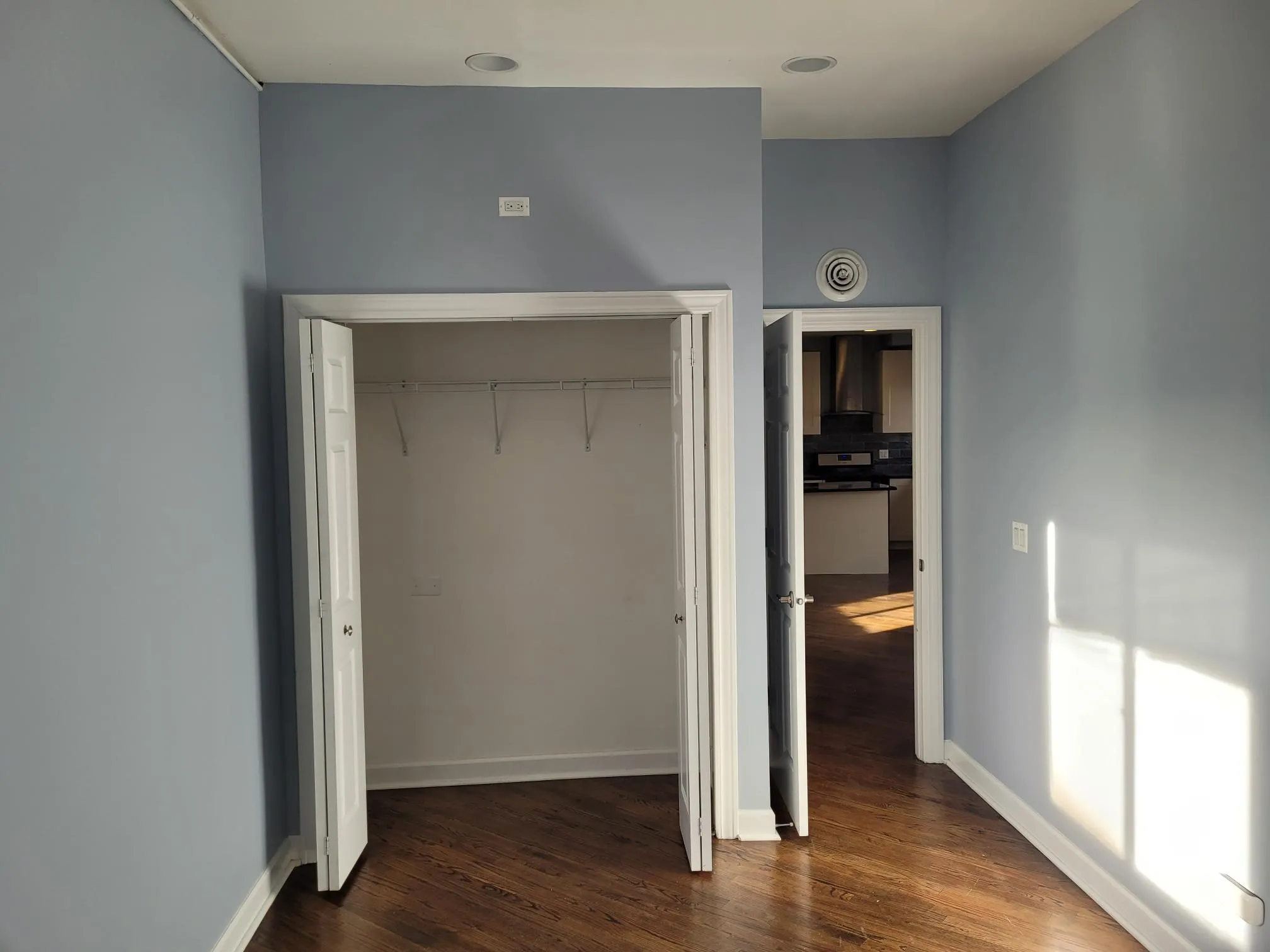 3259 N LEAVITT ST 60618-School & Leavitt-unit#1R-Chicago-IL
