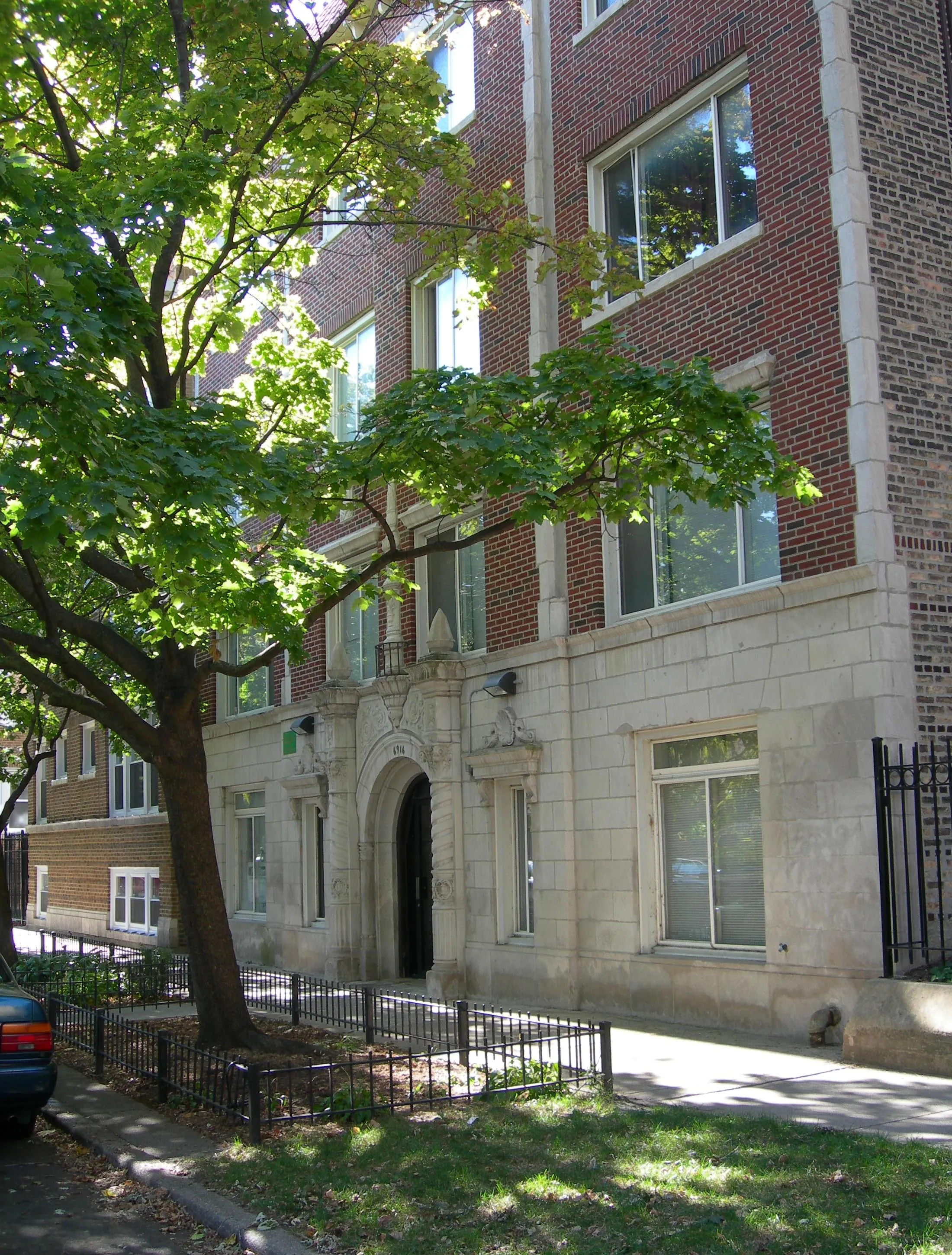 6916 N LAKEWOOD AVE 60626-unit#Apt1-Chicago-IL