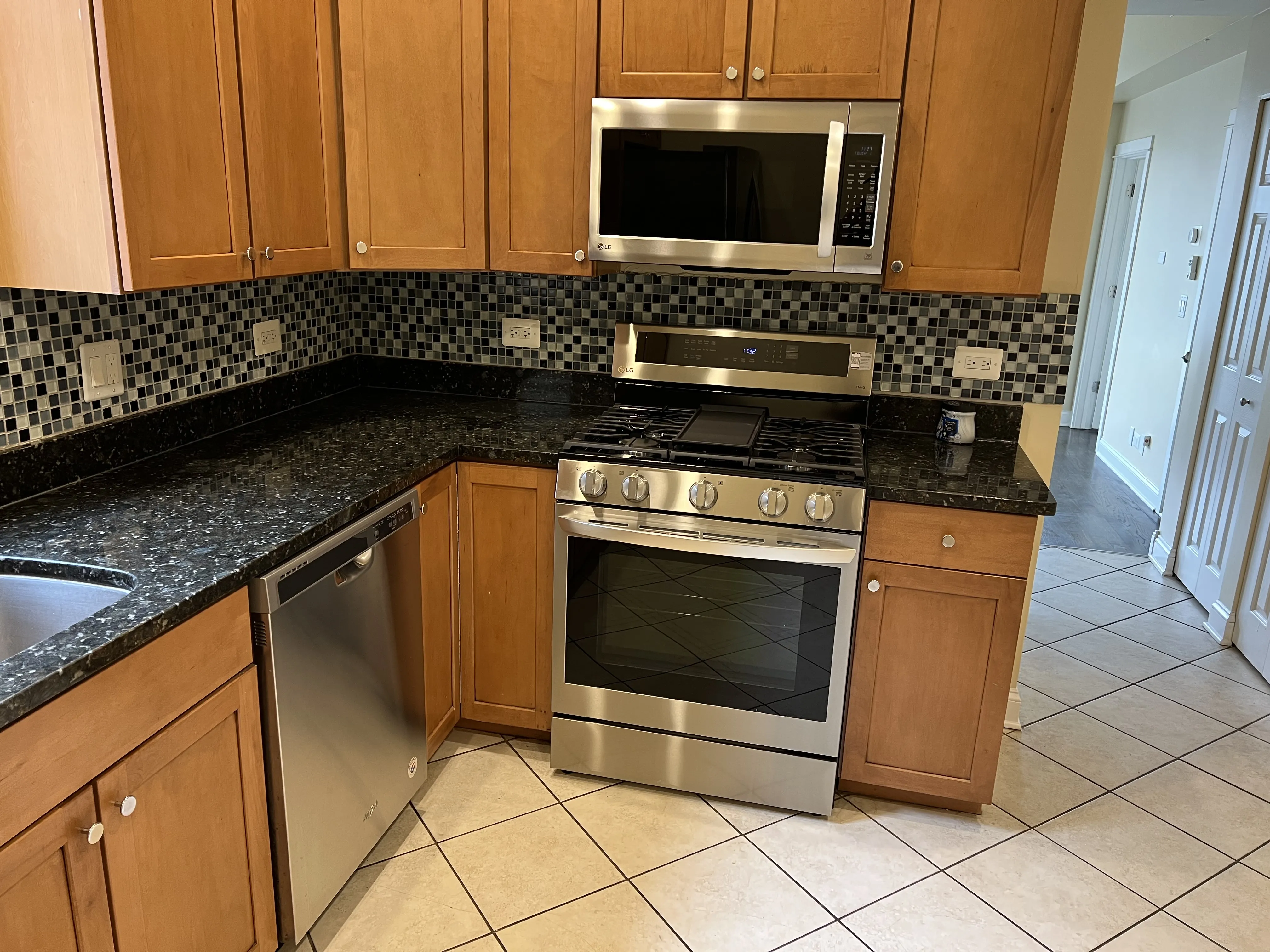 1825 N WASHTENAW AVE 60647-Greystone Manor-unit#2F-Chicago-IL