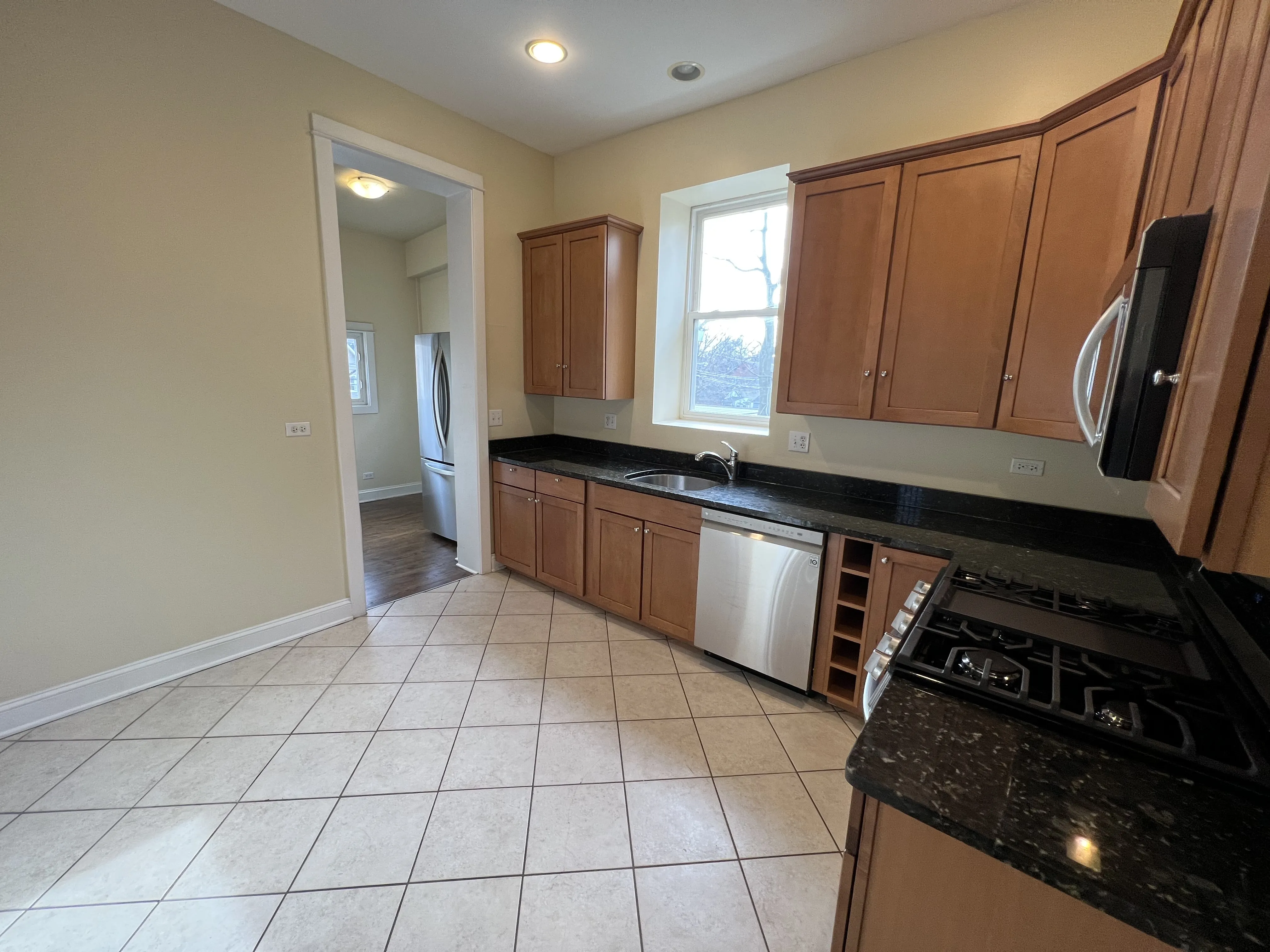 1825 N WASHTENAW AVE 60647-Greystone Manor-unit#02-R-Chicago-IL