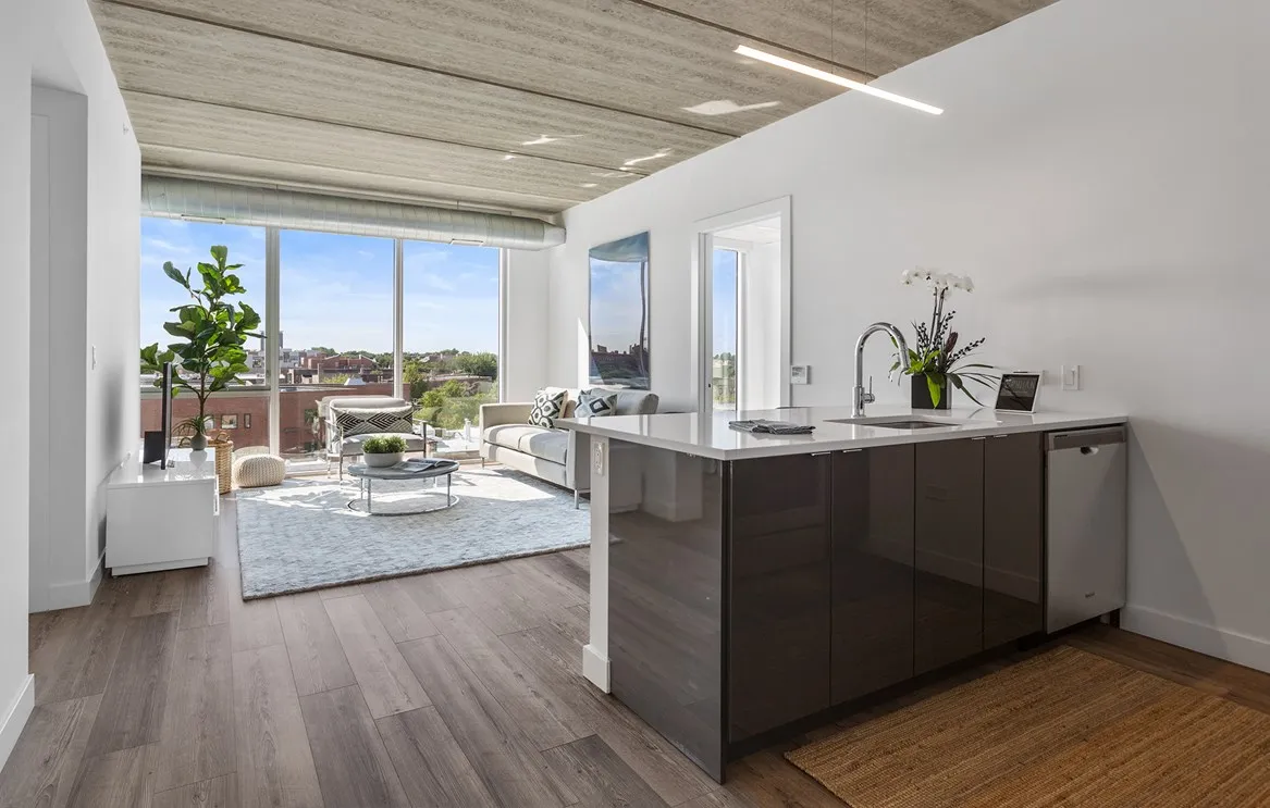 734 W SHERIDAN RD 60613-unit#406-Chicago-IL