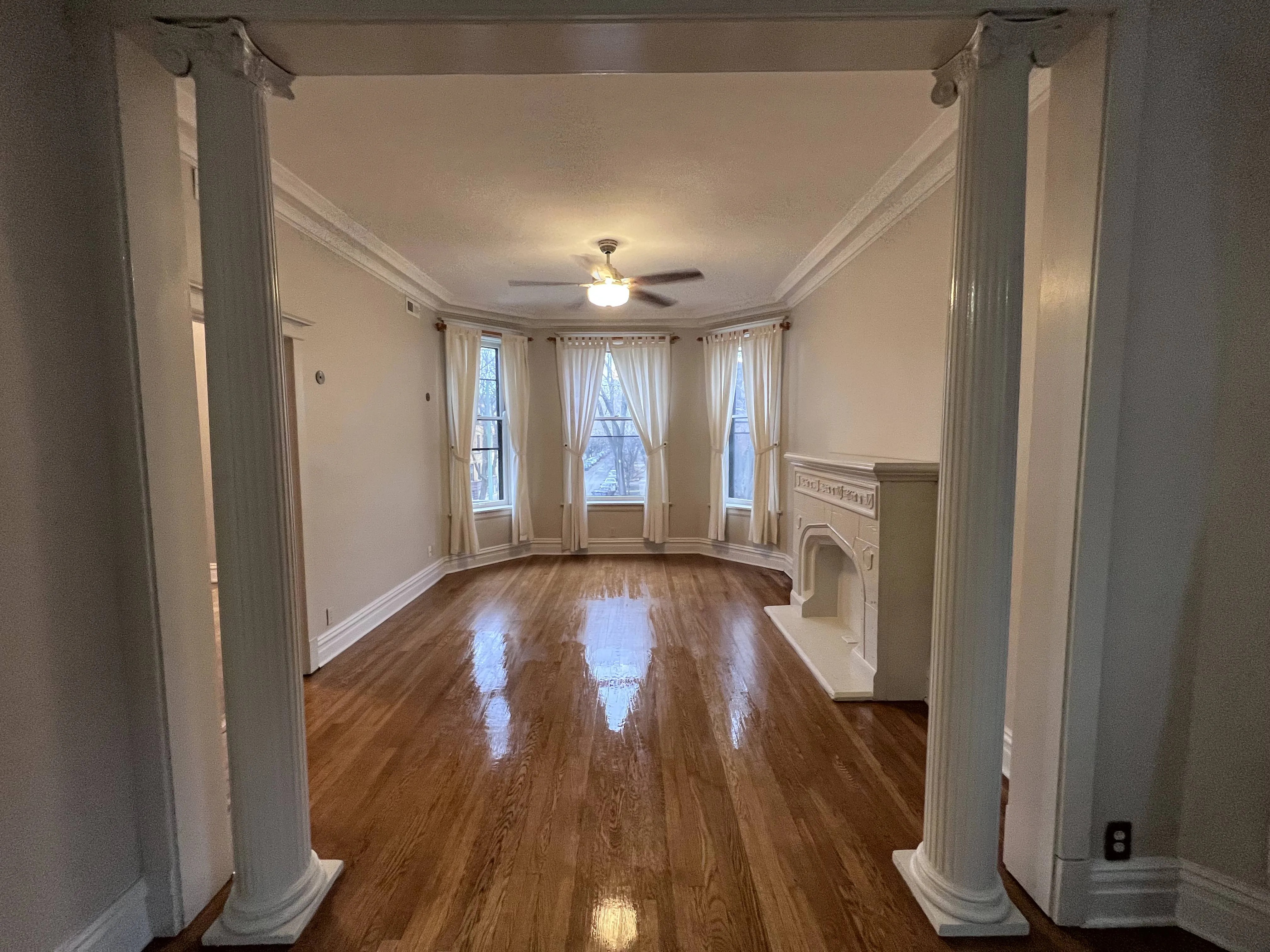 1327 W GRANVLE AVE 60660-unit#02-Chicago-IL