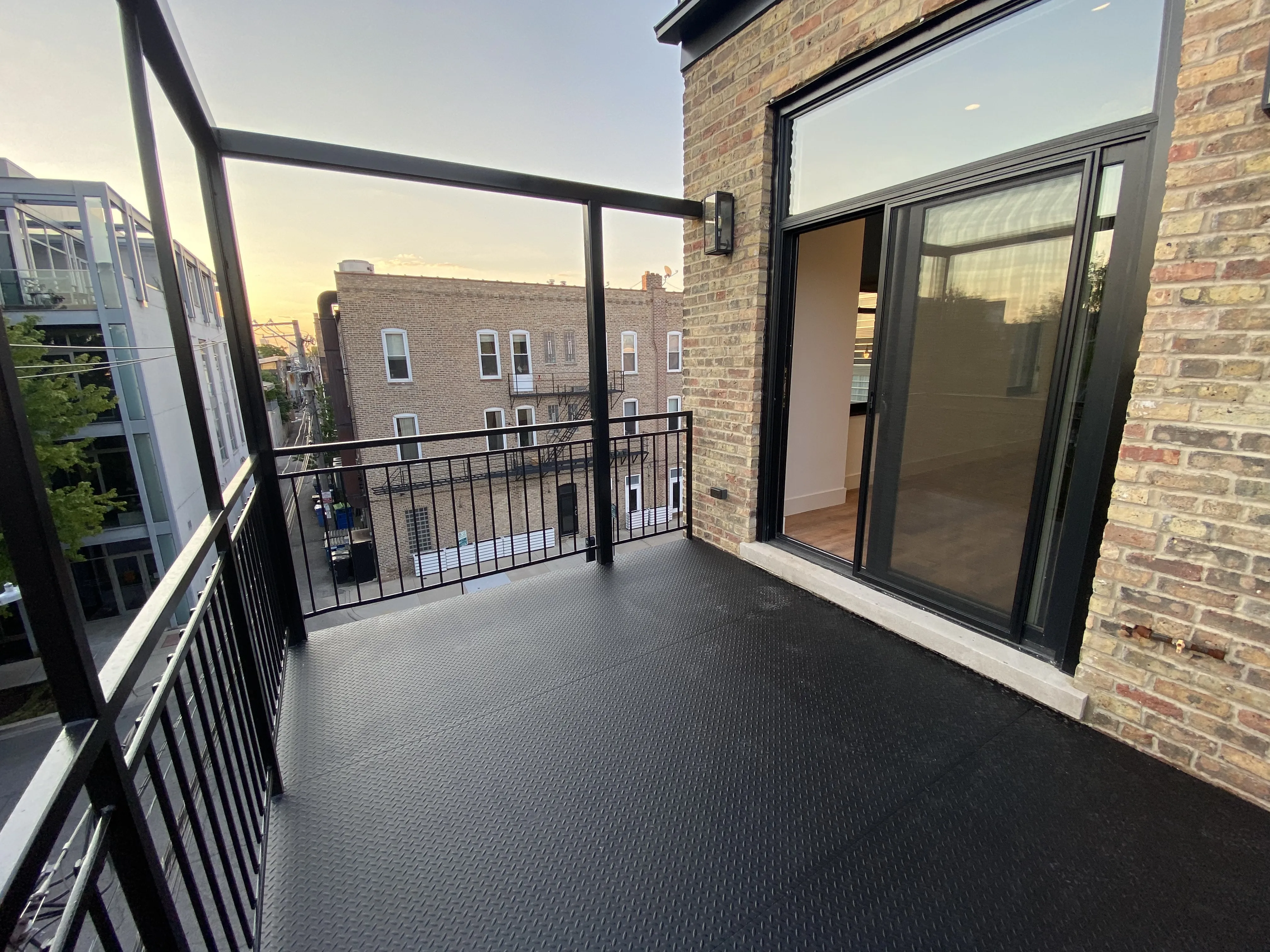 1900 W NORTH AVE 60622-unit#3R-Chicago-IL