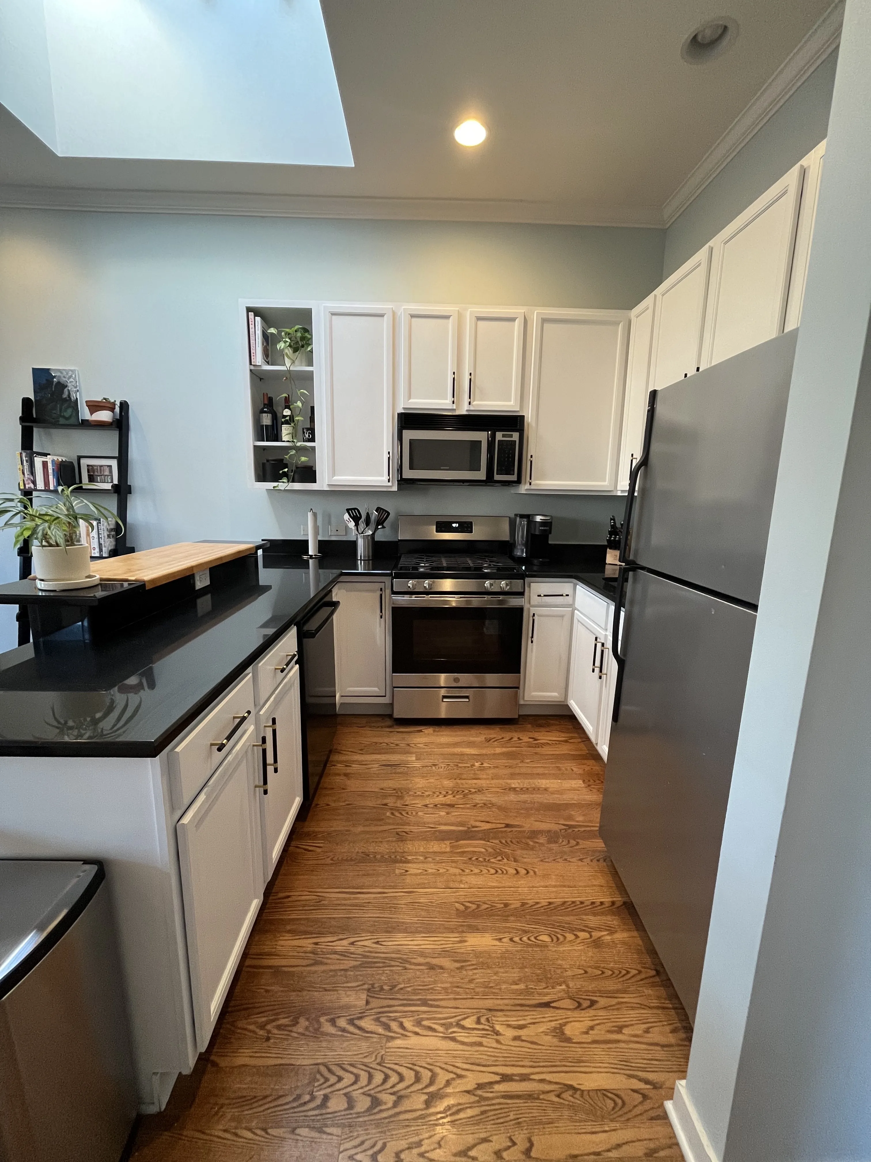 2205 W SHAKESPEARE AVE 60647-unit#2E-Chicago-IL