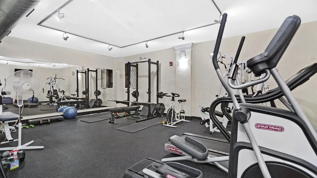 4240 N CLARENDON AVE 60613-unit#406N-Chicago-IL