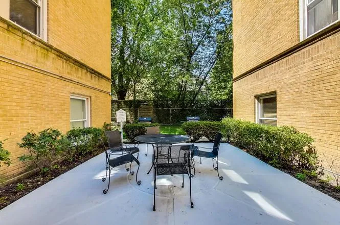 4240 N CLARENDON AVE 60613-unit#406N-Chicago-IL