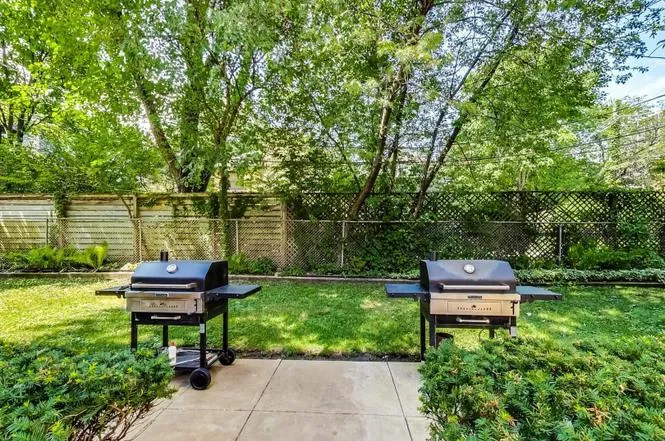 4240 N CLARENDON AVE 60613-unit#406N-Chicago-IL