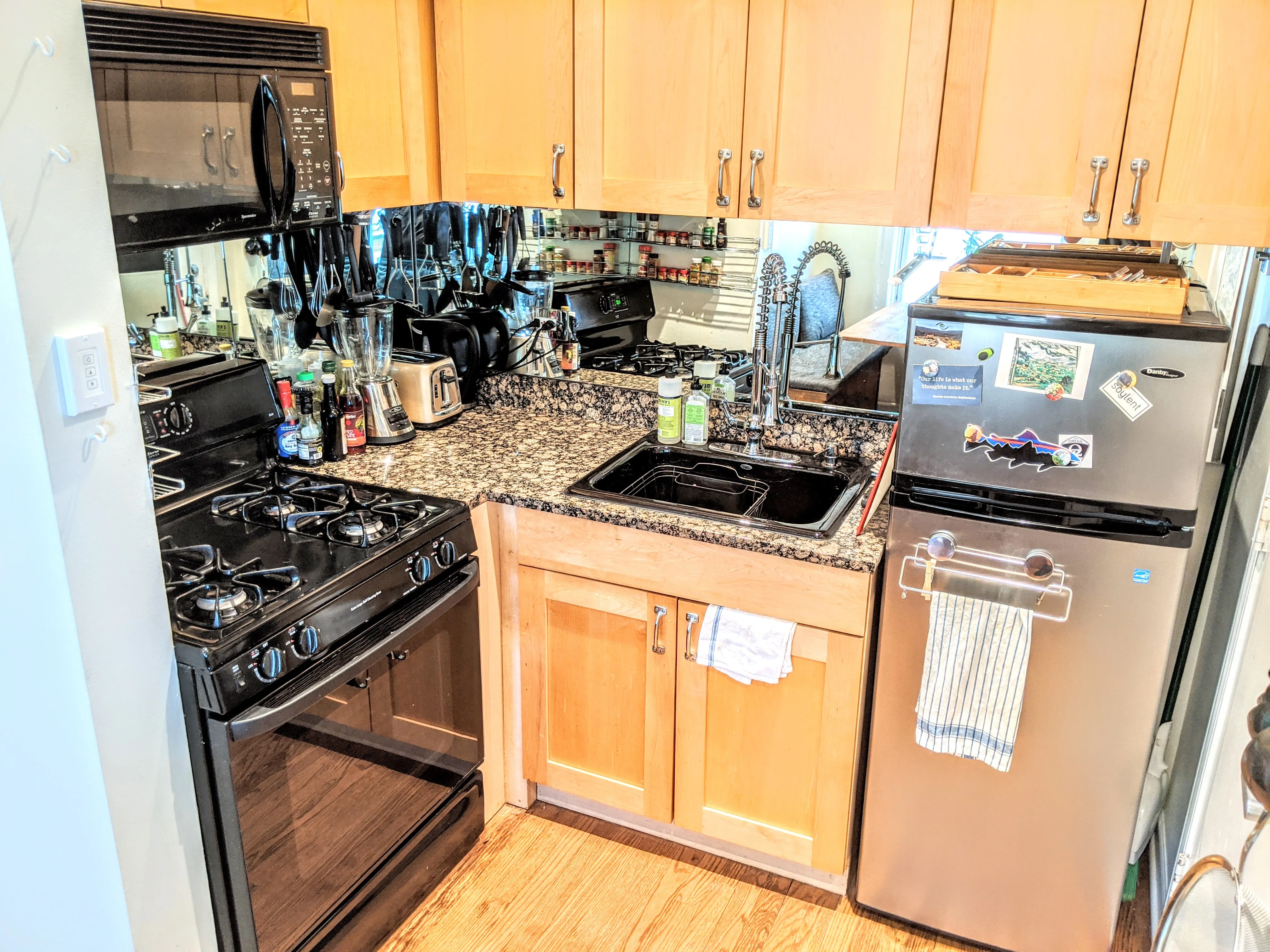 4240 N CLARENDON AVE 60613-unit#406N-Chicago-IL