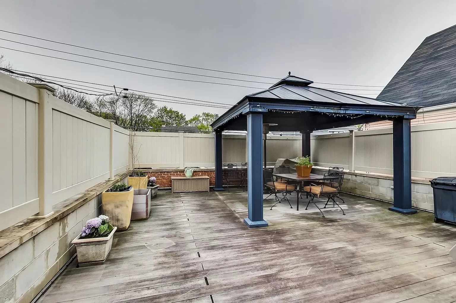2107 W MONTROSE AVE 60618-unit#2-Chicago-IL