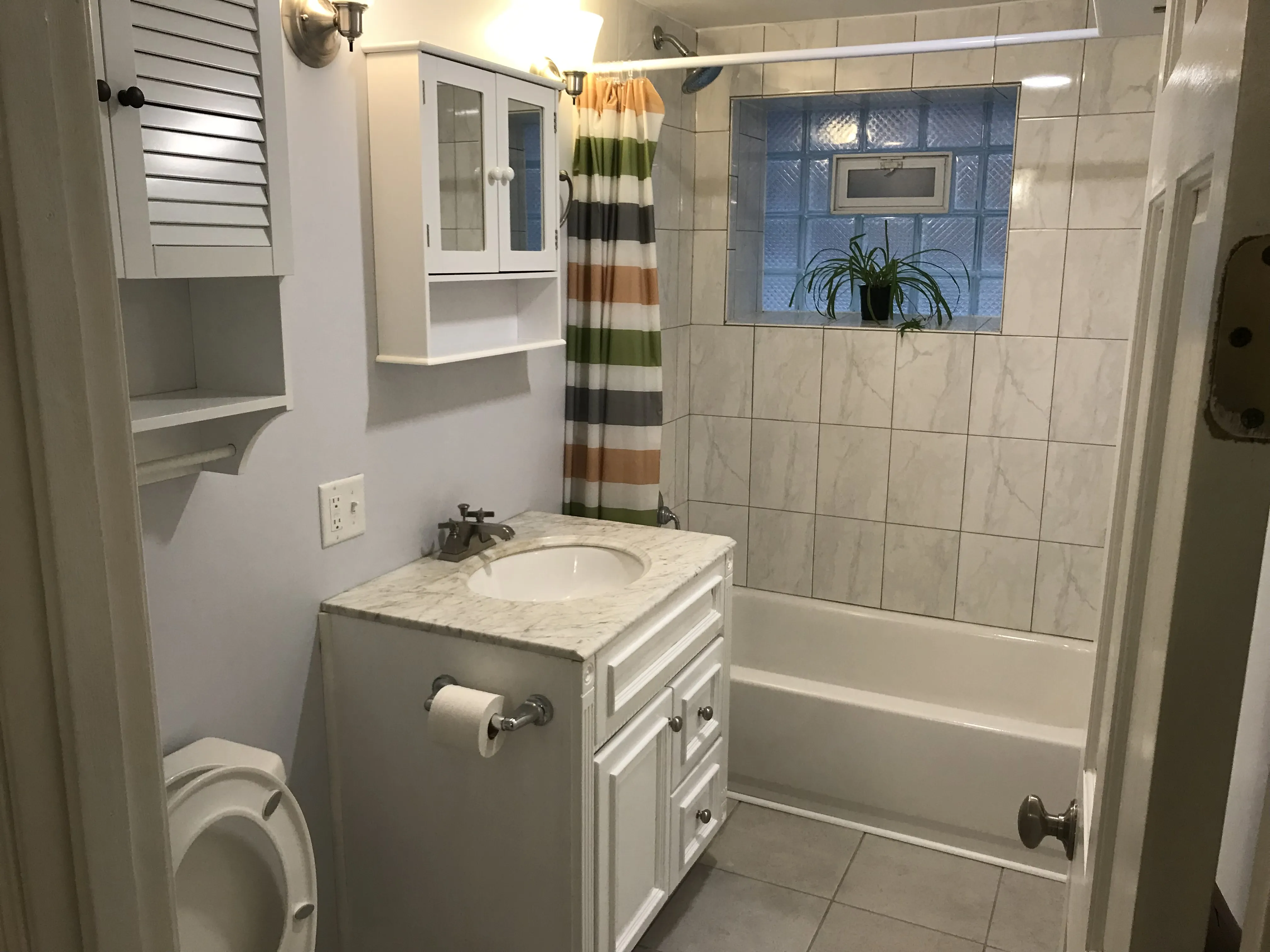 5335 W SUNNYSIDE AVE 60630-Sunnyside Apartments-unit#b-Chicago-IL