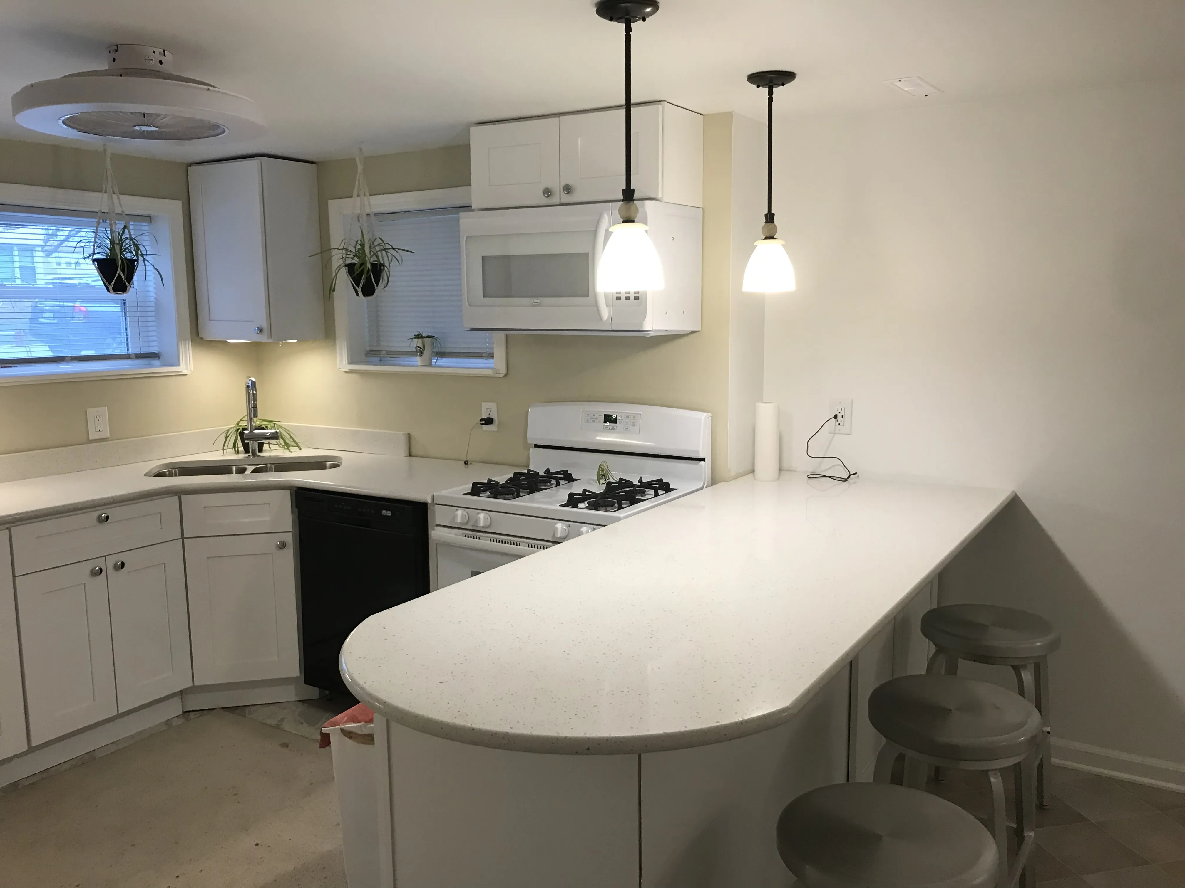 5335 W SUNNYSIDE AVE 60630-Sunnyside Apartments-unit#b-Chicago-IL