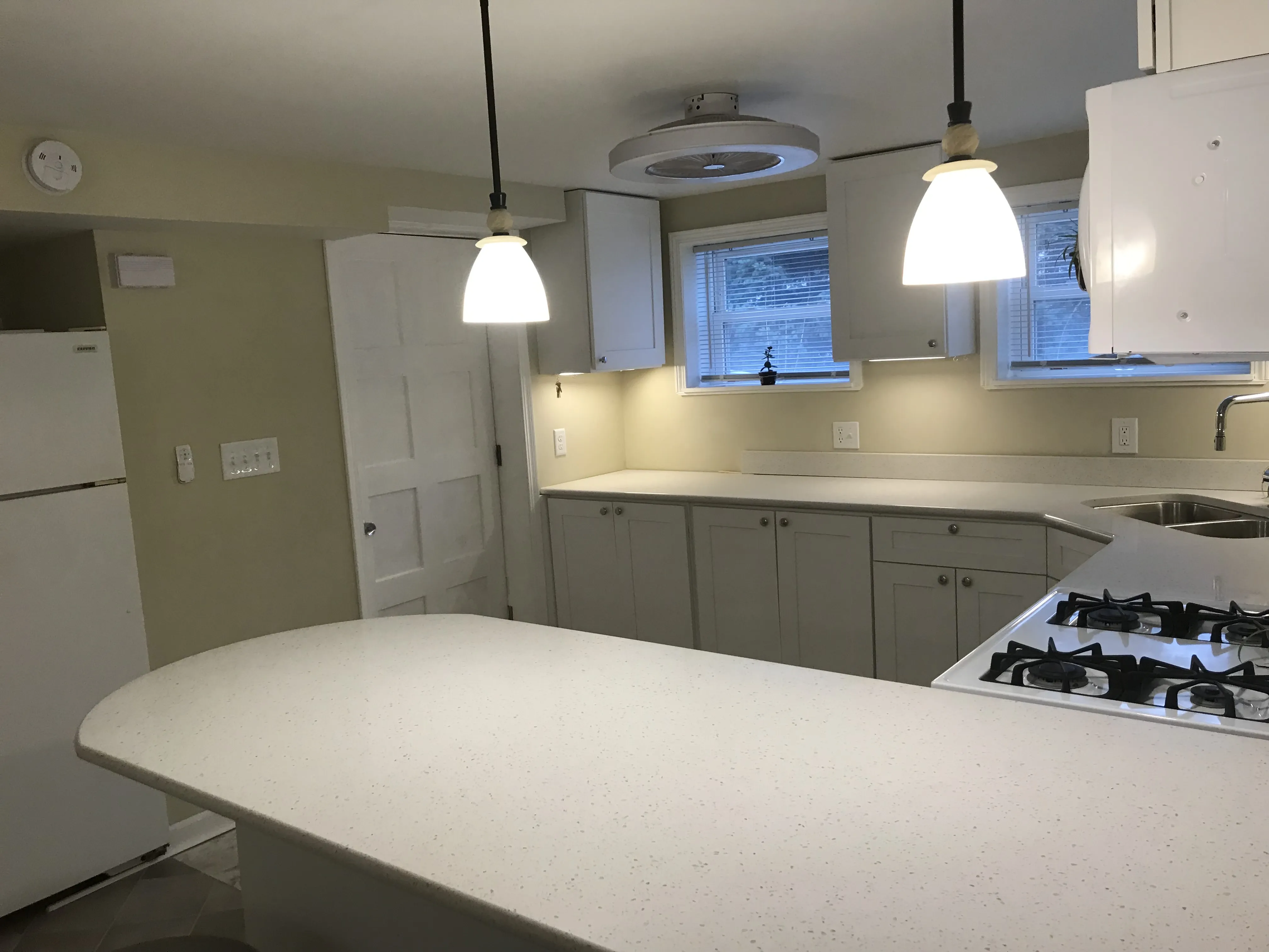 5335 W SUNNYSIDE AVE 60630-Sunnyside Apartments-unit#b-Chicago-IL