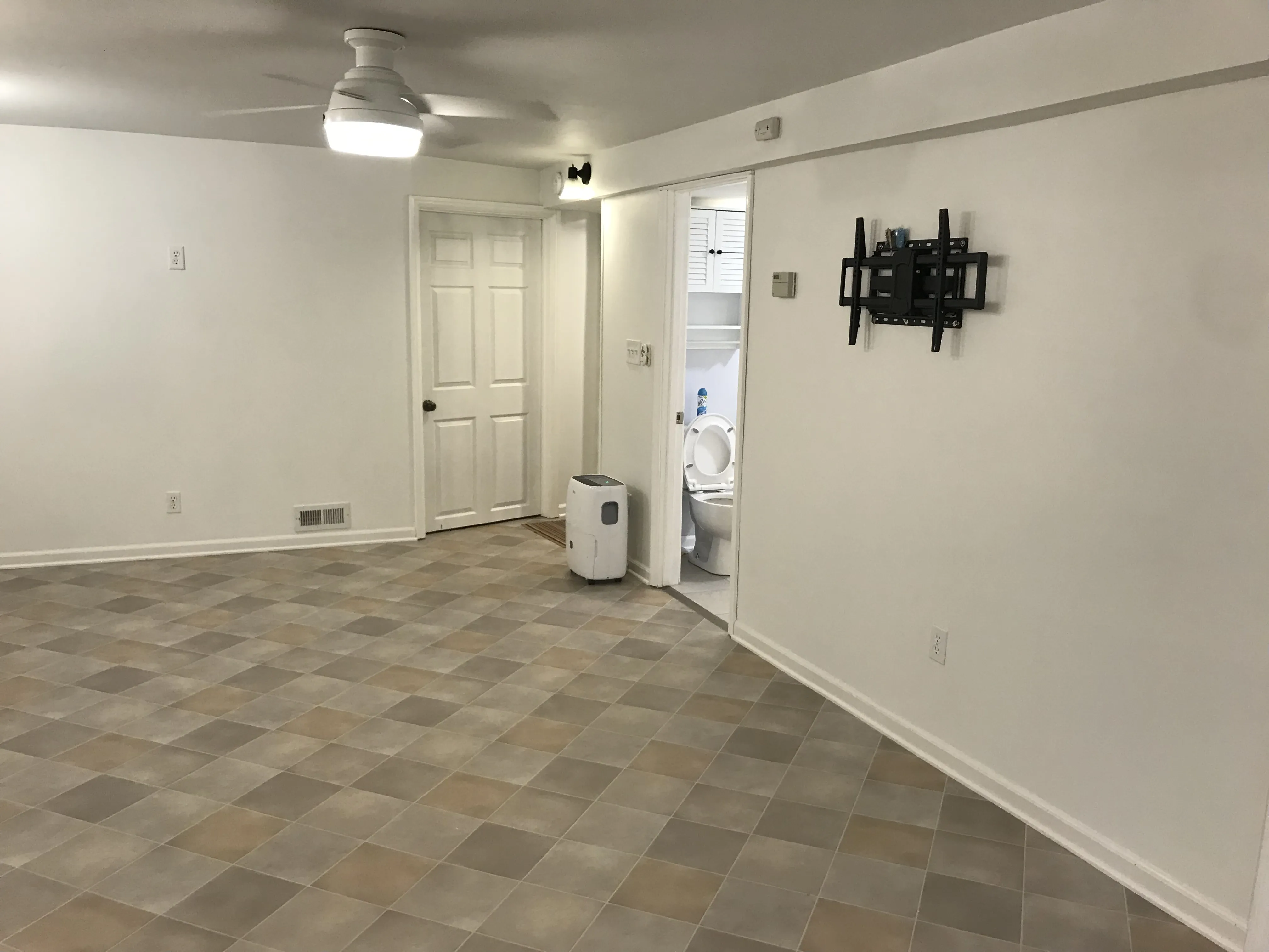 5335 W SUNNYSIDE AVE 60630-Sunnyside Apartments-unit#b-Chicago-IL