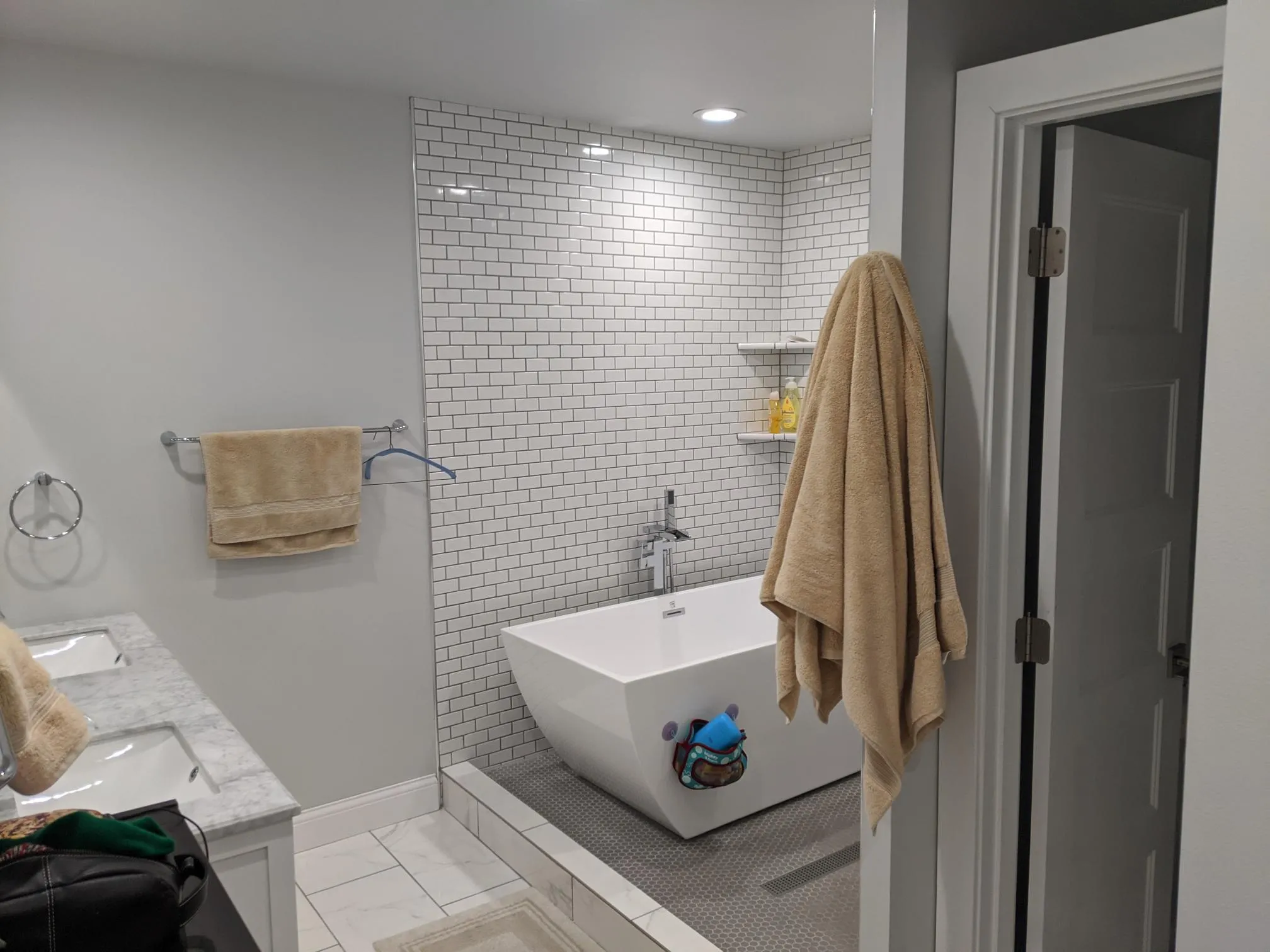 2107 W MONTROSE AVE 60618-unit#2-Chicago-IL