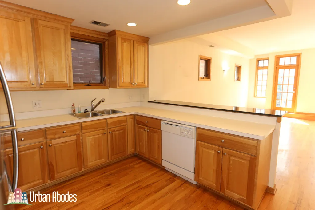 824 W BUCKINGHAM PL 60657-unit#2-Chicago-IL