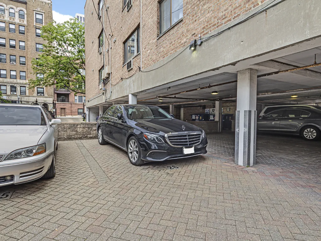 3620 N PINE GROVE AVE 60613-unit#507-Chicago-IL