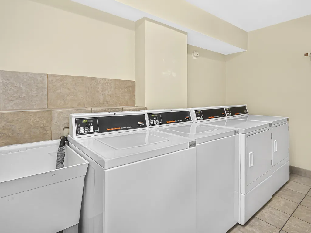 3620 N PINE GROVE AVE 60613-unit#507-Chicago-IL