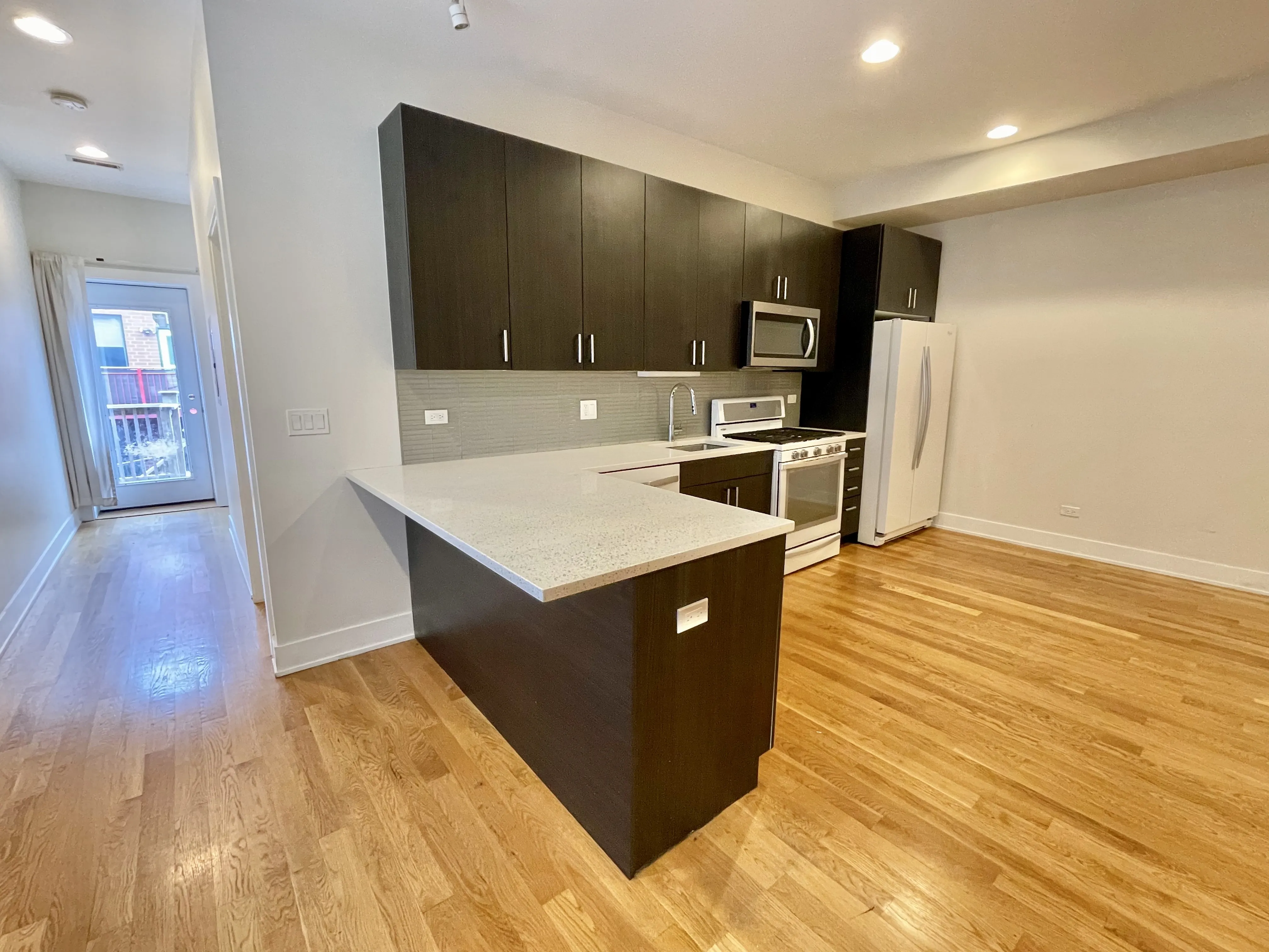 4639 N BROADWAY 60640-unit#201-Chicago-IL