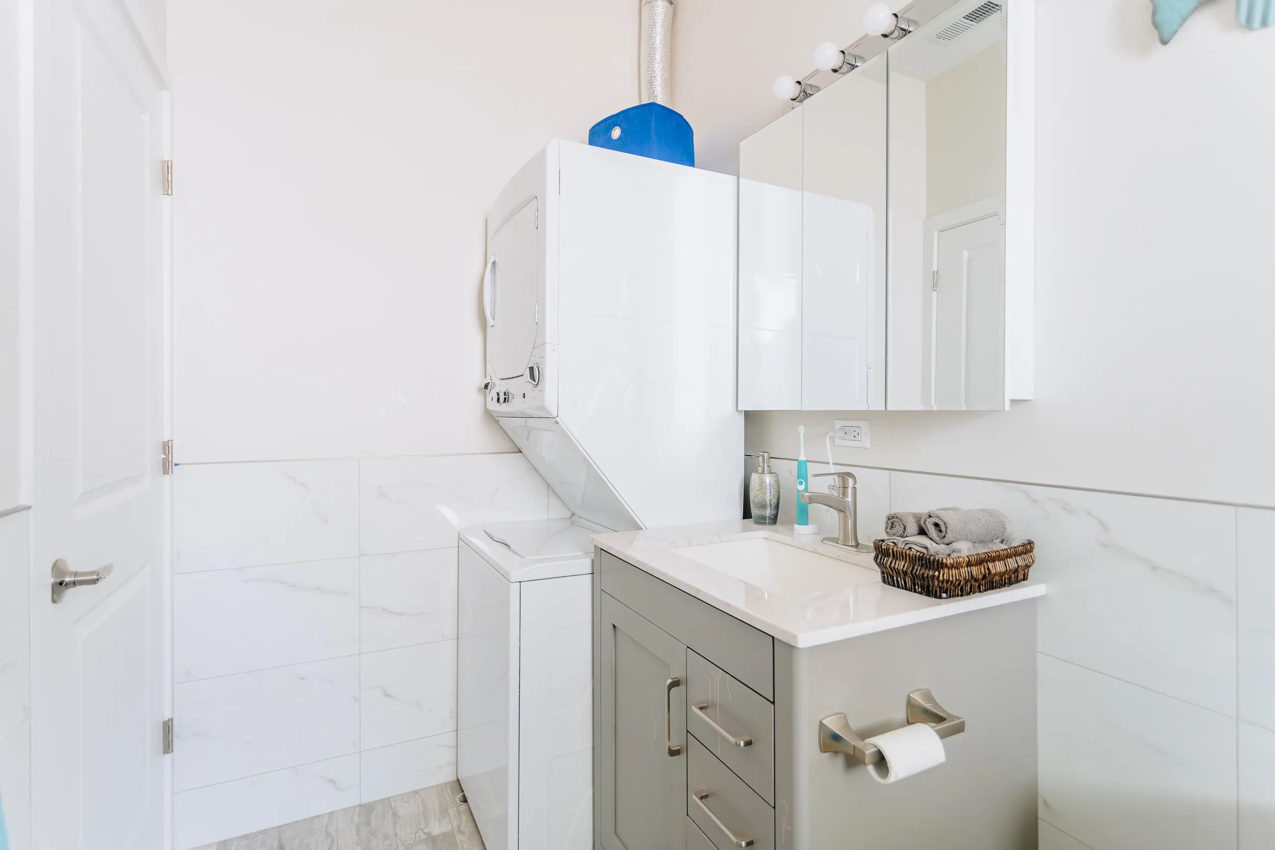 1752 W CATALPA AVE 60640-Catalpa-unit#2W-Chicago-IL