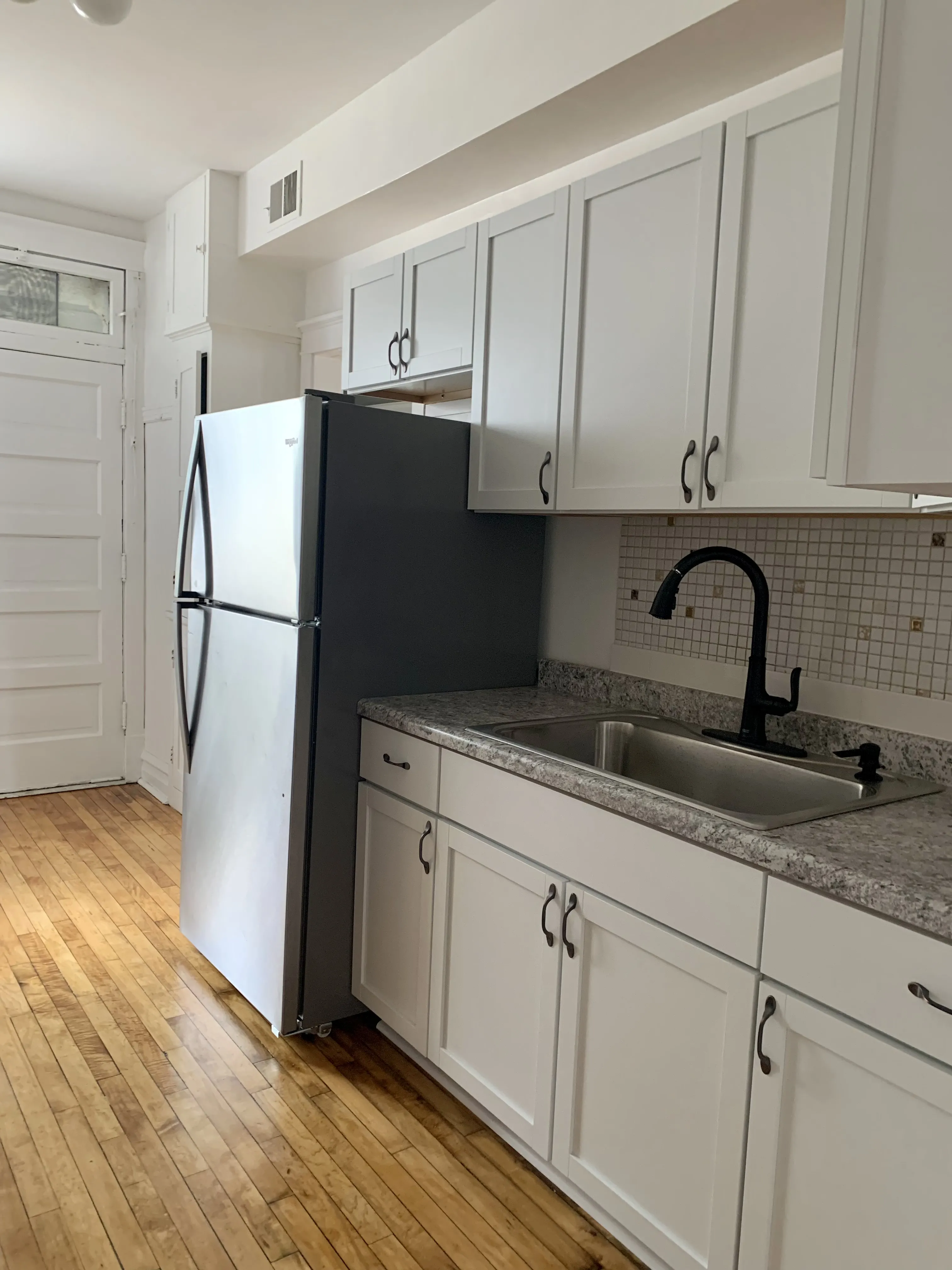 3051 W BERTEAU AVE 60618-unit#02-E-Chicago-IL