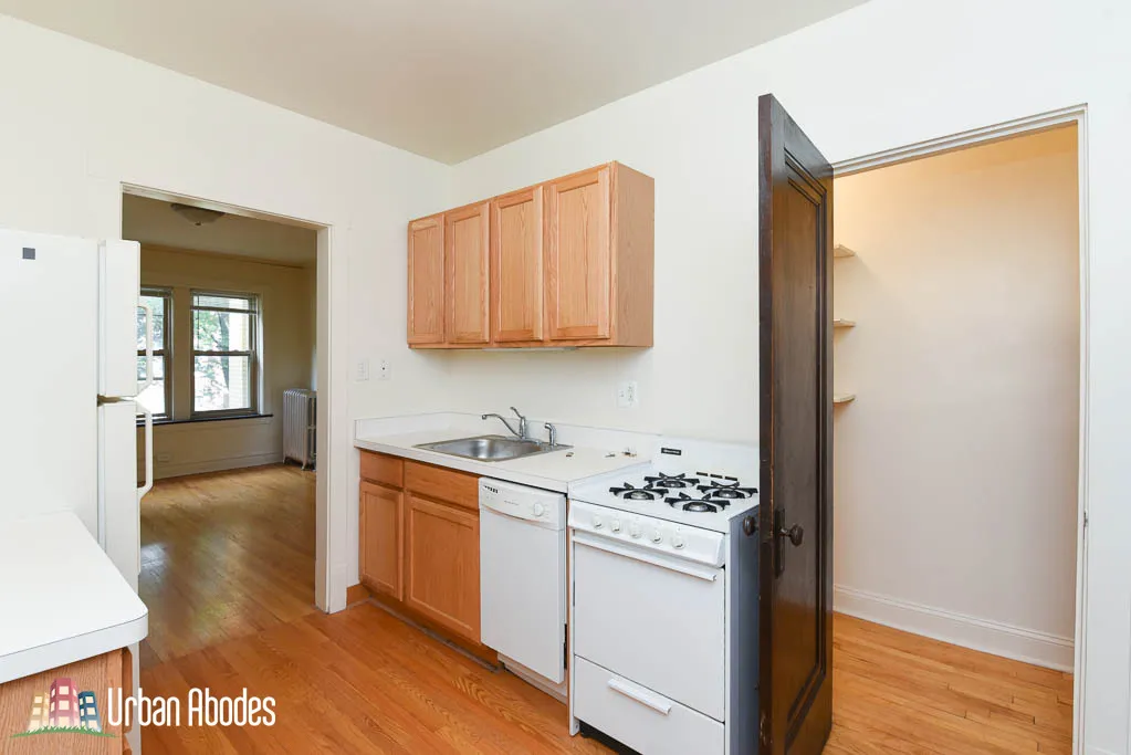 4305 N FRANCISCO AVE 60618-unit#2J-Chicago-IL